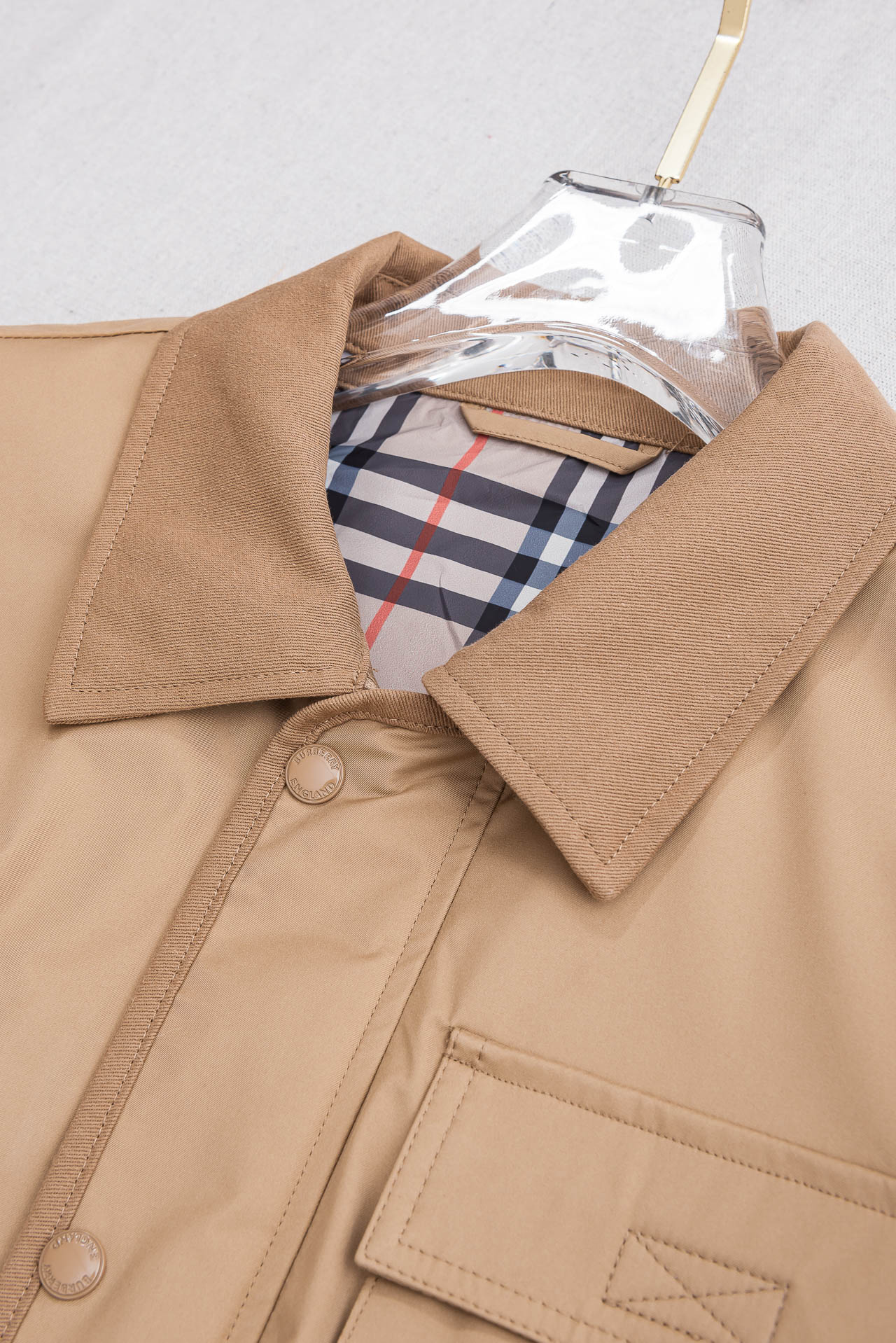 26ss新春最新出品 棉质BUR王牌尖货， 原厂原料棉纺厂特供长绒精纺棉质混纺斜纹材质打造。内侧为 Bu