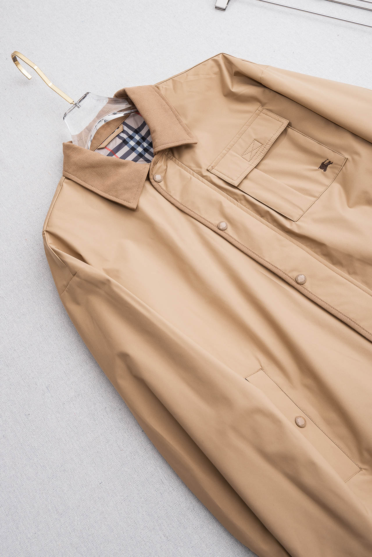 26ss新春最新出品 棉质BUR王牌尖货， 原厂原料棉纺厂特供长绒精纺棉质混纺斜纹材质打造。内侧为 Bu