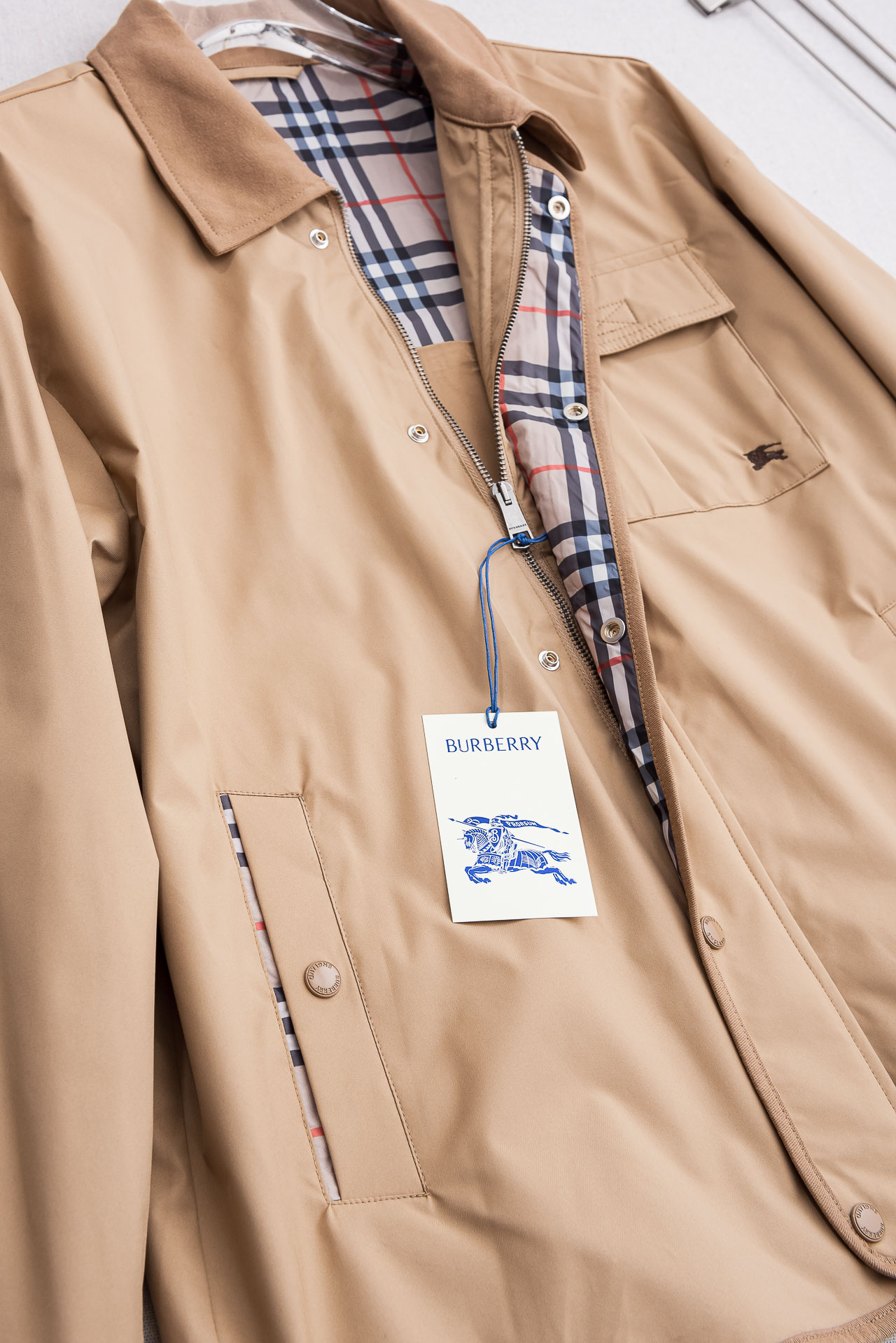 26ss新春最新出品 棉质BUR王牌尖货， 原厂原料棉纺厂特供长绒精纺棉质混纺斜纹材质打造。内侧为 Bu