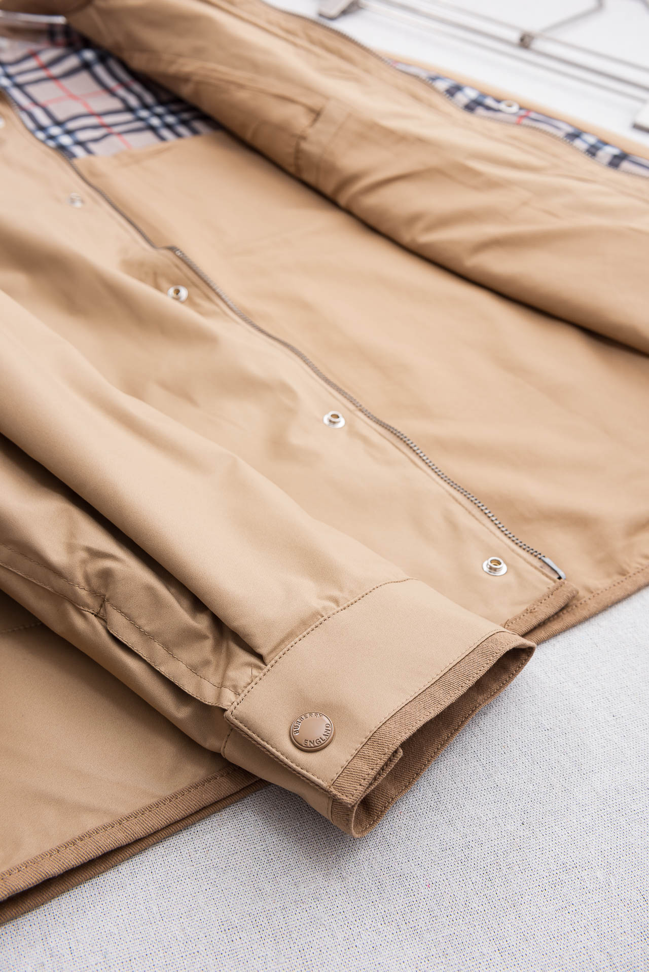 26ss新春最新出品 棉质BUR王牌尖货， 原厂原料棉纺厂特供长绒精纺棉质混纺斜纹材质打造。内侧为 Bu