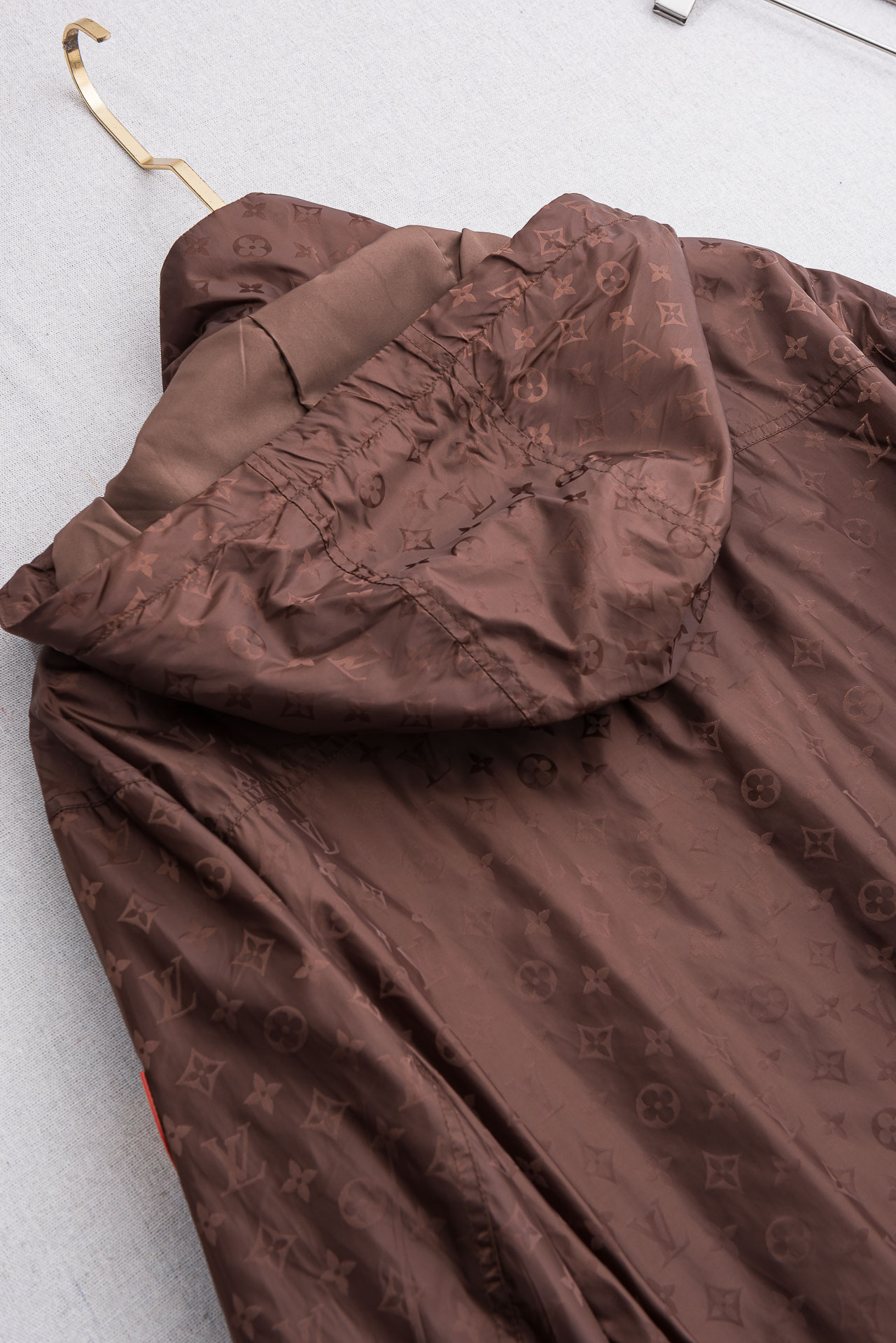 LV 路易威登2026 ss最新春季新品！Monogram立体提花连帽防水夹克外套#同步官网发售！该款夹