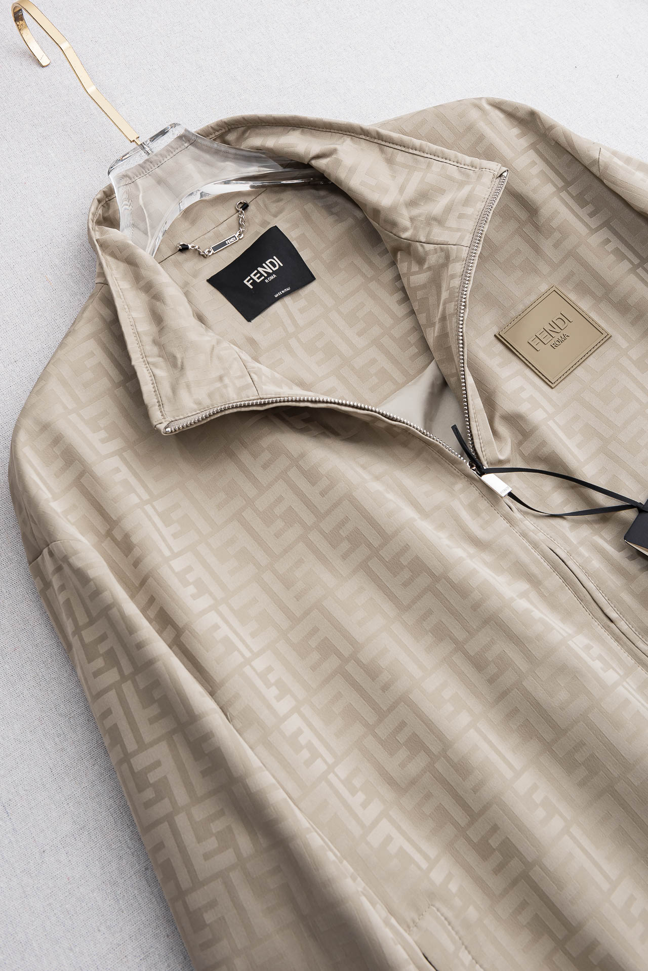 FENDI芬迪2026 ss最新春季新品，立领防水夹克外套#同步官网发售！Fendi品牌的灵魂提花FF形