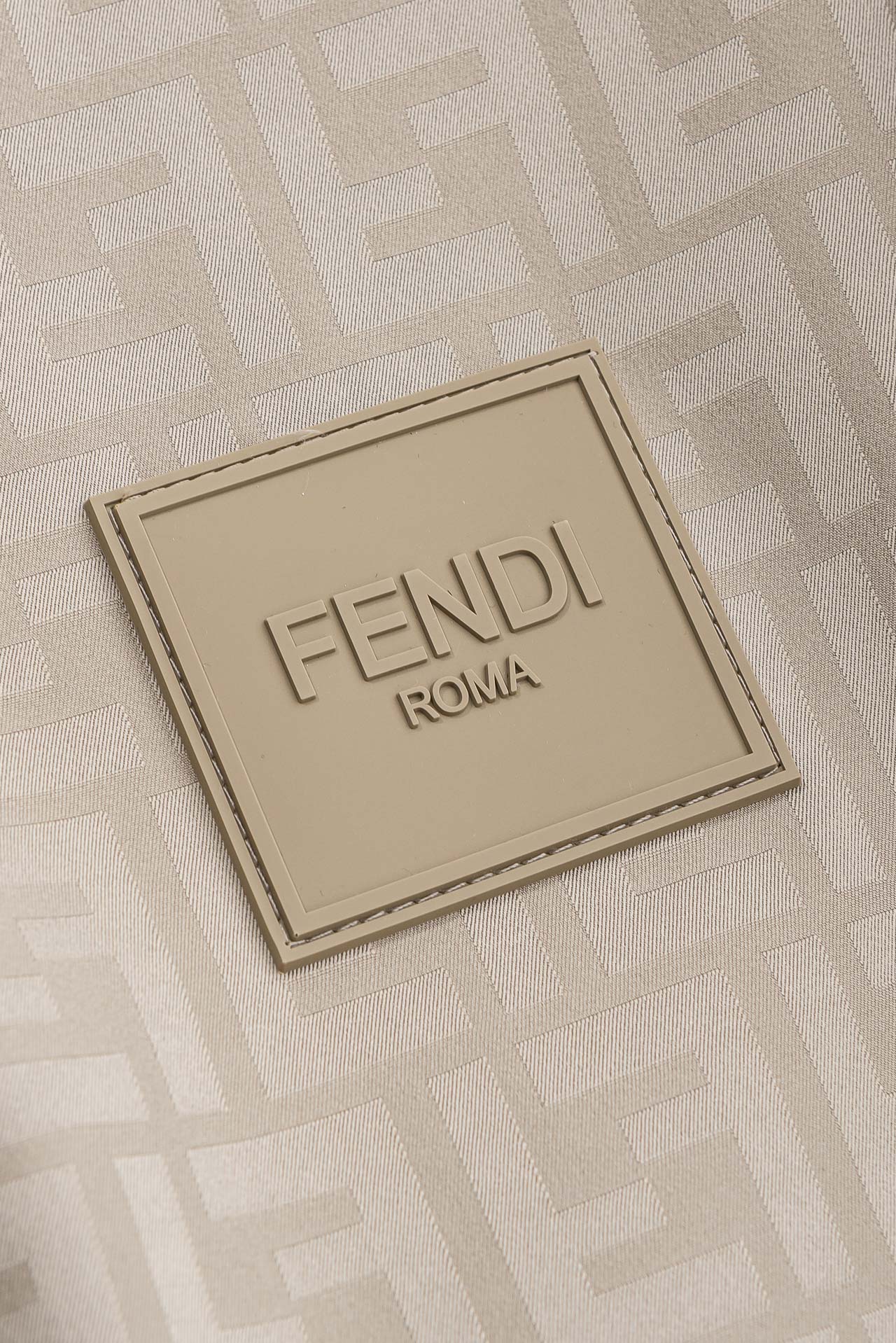 FENDI芬迪2026 ss最新春季新品，立领防水夹克外套#同步官网发售！Fendi品牌的灵魂提花FF形