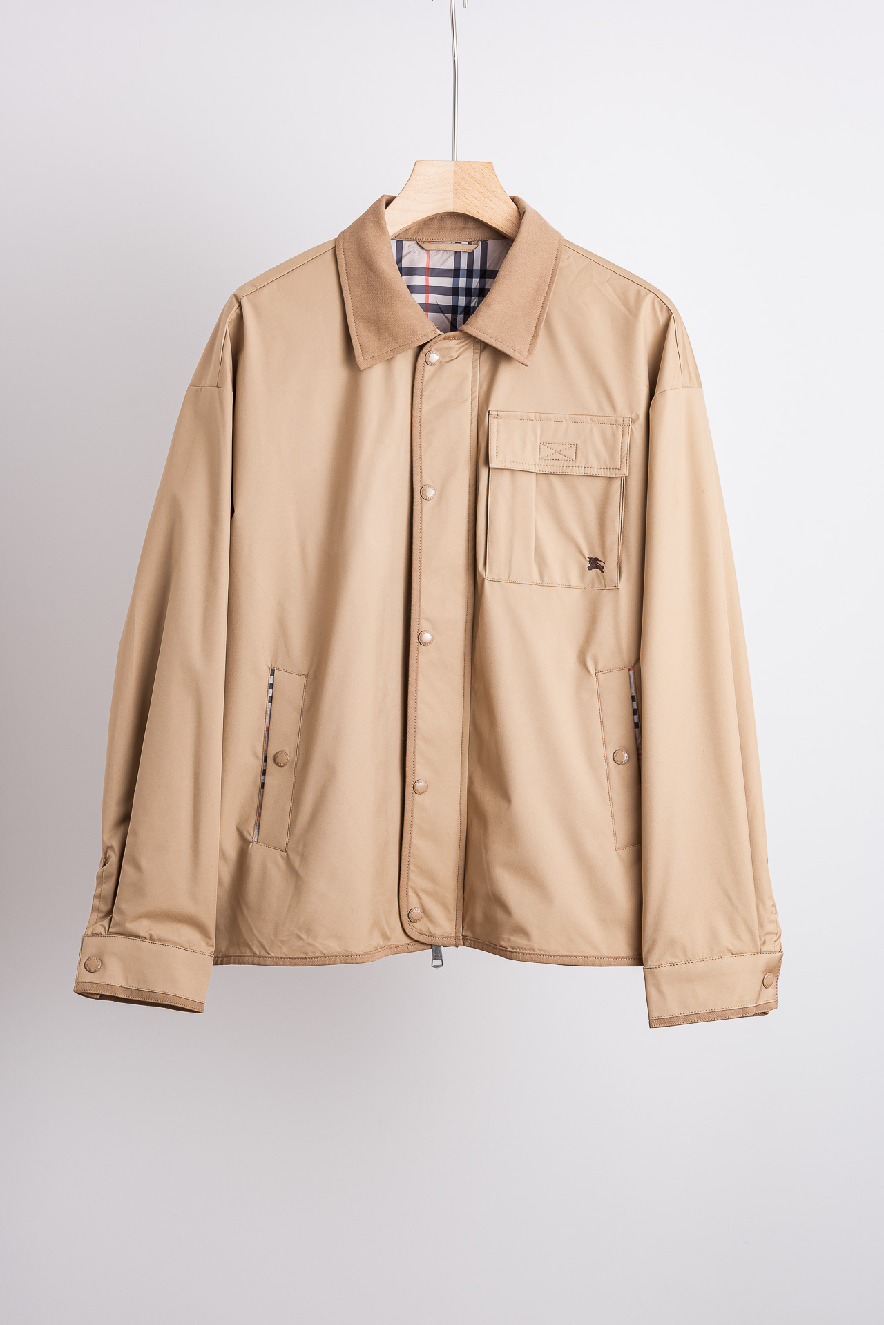 ☀️☀️26ss新春最新出品 BUR王牌尖货， 内侧为 Burberry 经典点格纹棉质面料，呈现常规版