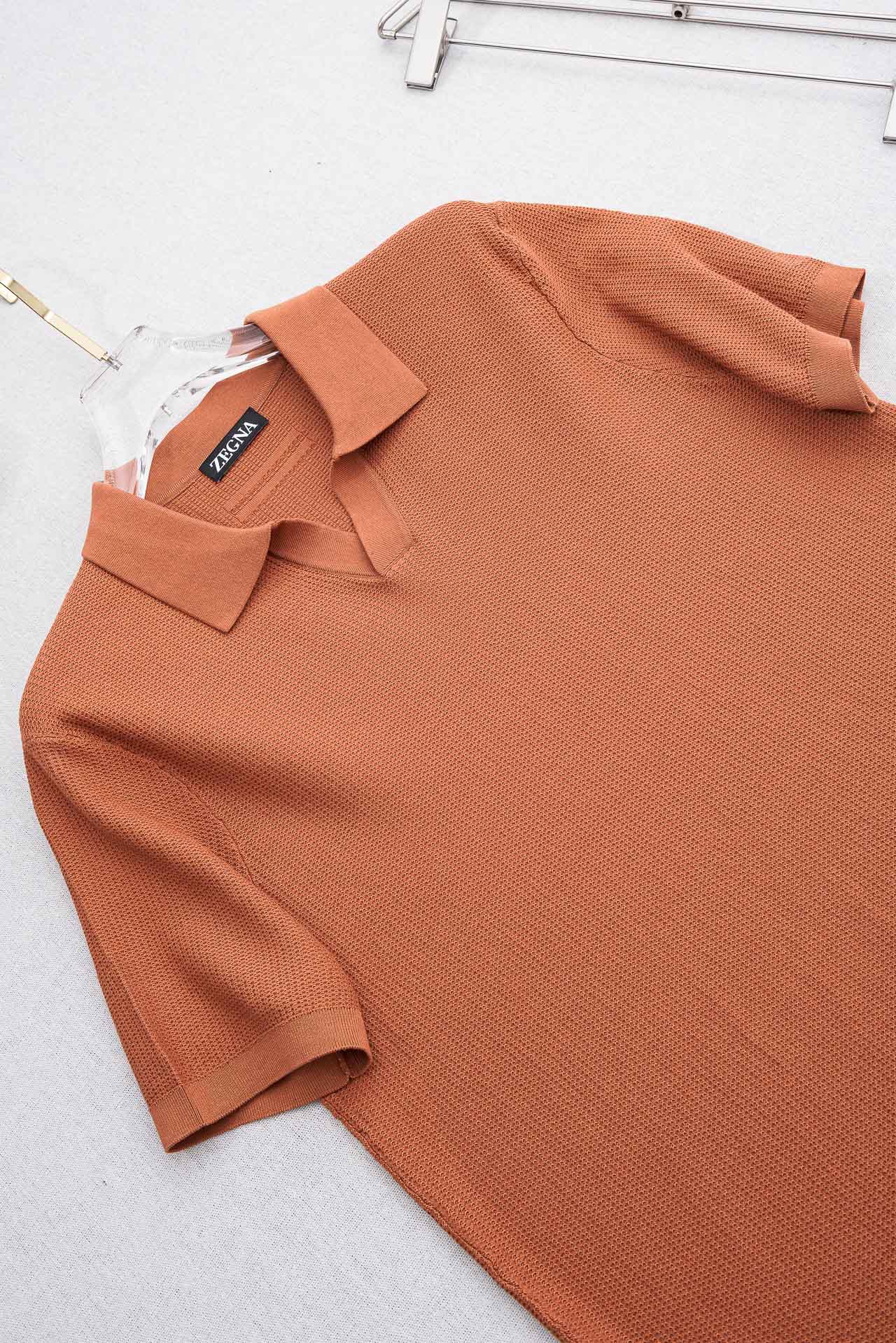 杰尼亚zegna2026春夏新款 桑蚕丝混纺男士针织短袖衫！采用5.5%蚕丝+65.2％莱赛尔天丝+29