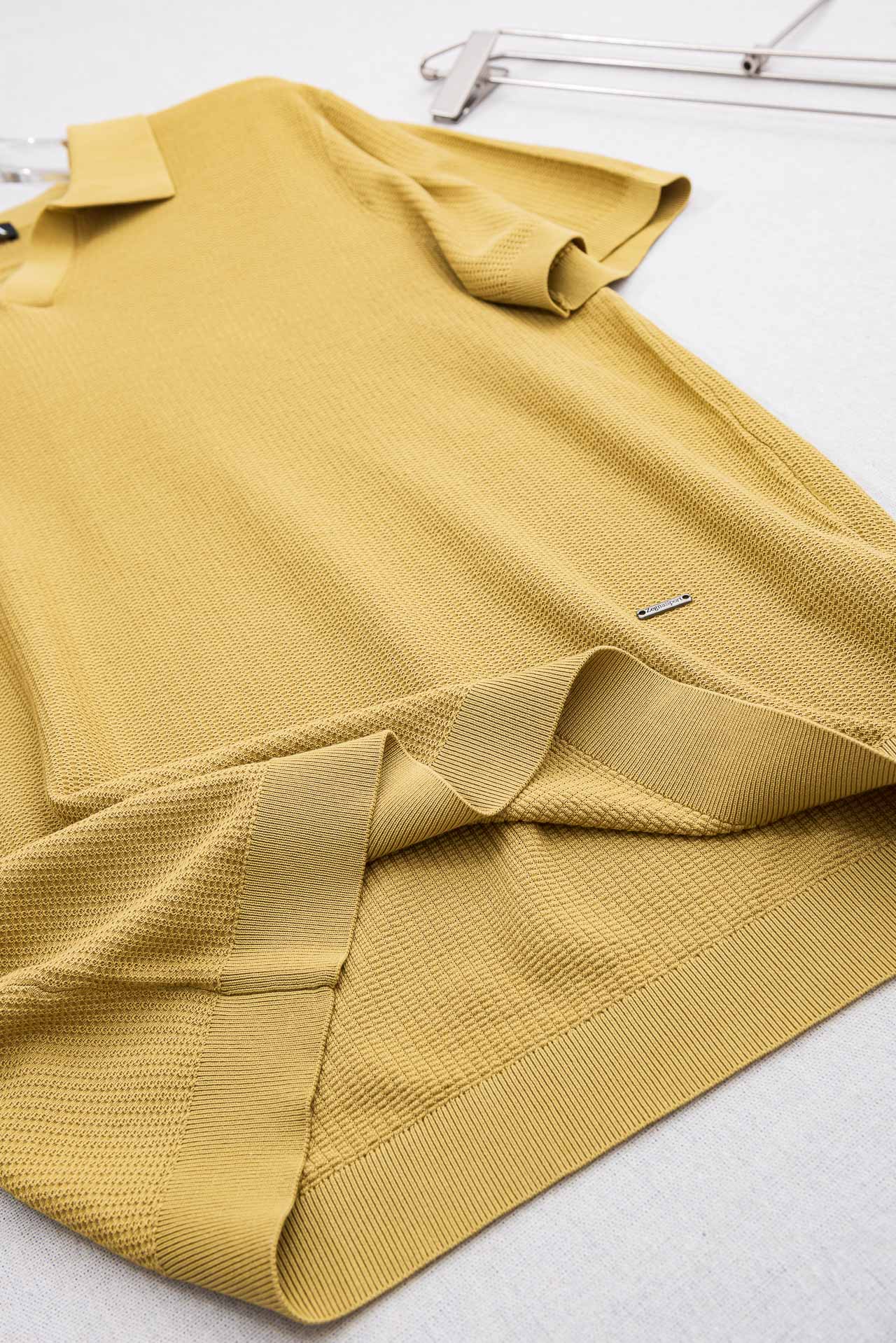 杰尼亚zegna2026春夏新款 桑蚕丝混纺男士针织短袖衫！采用5.5%蚕丝+65.2％莱赛尔天丝+29