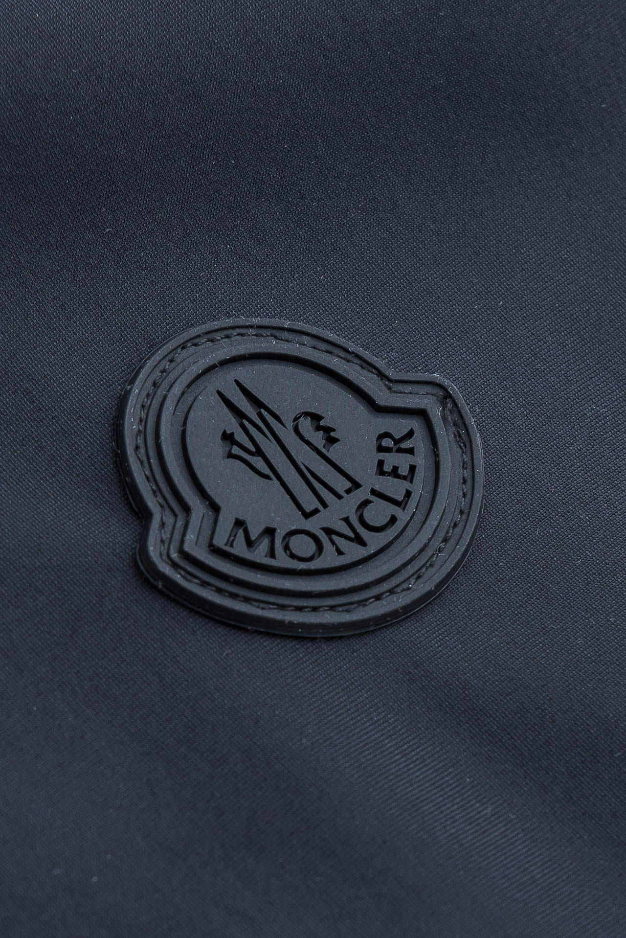 MONCLER蒙口2026FW 秋冬最新连帽设计男士休闲马甲夹克外套#上身十分的舒适，质感超级的细腻且柔