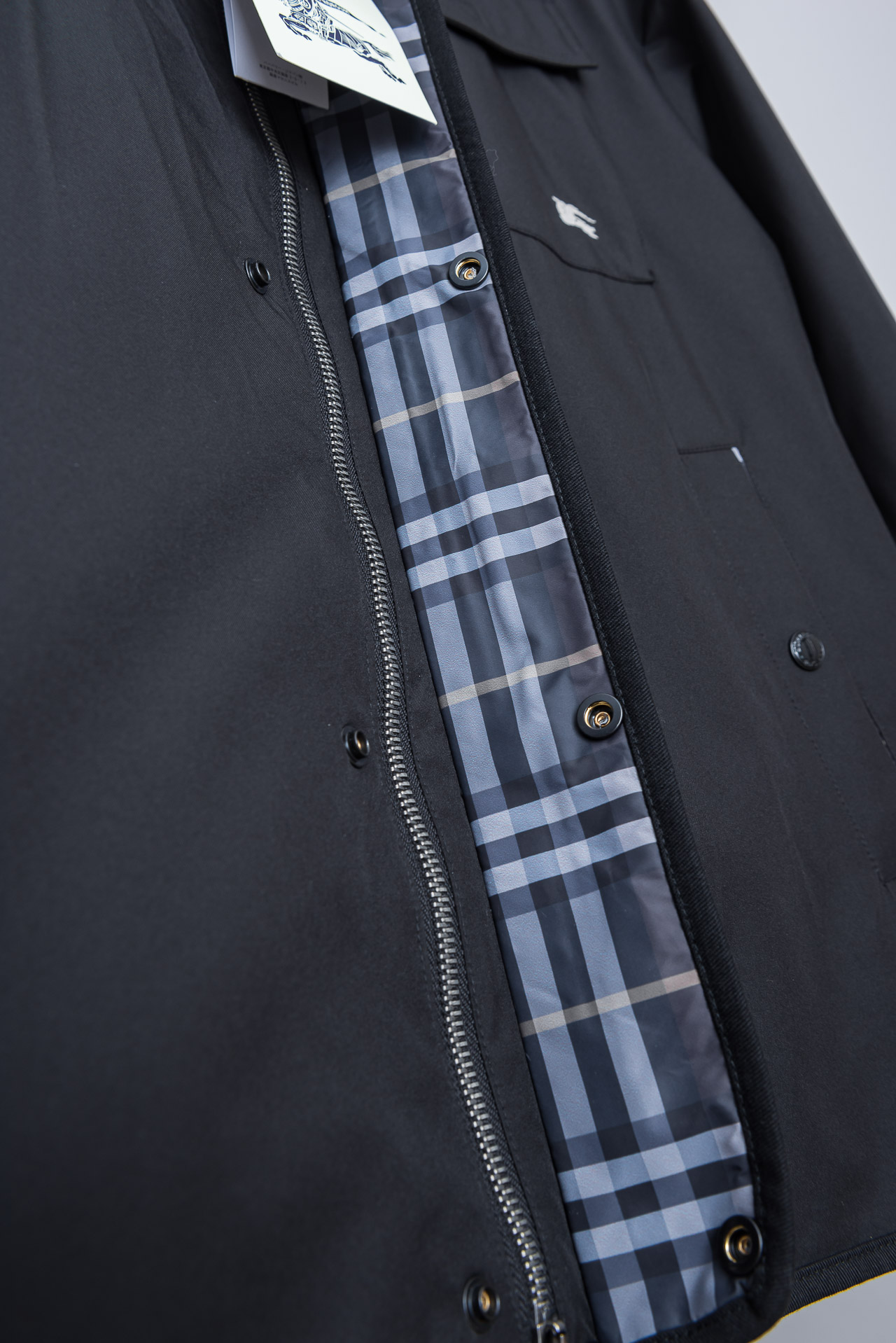 ☀️☀️26ss新春最新出品 BUR王牌尖货， 内侧为 Burberry 经典点格纹棉质面料，呈现常规版