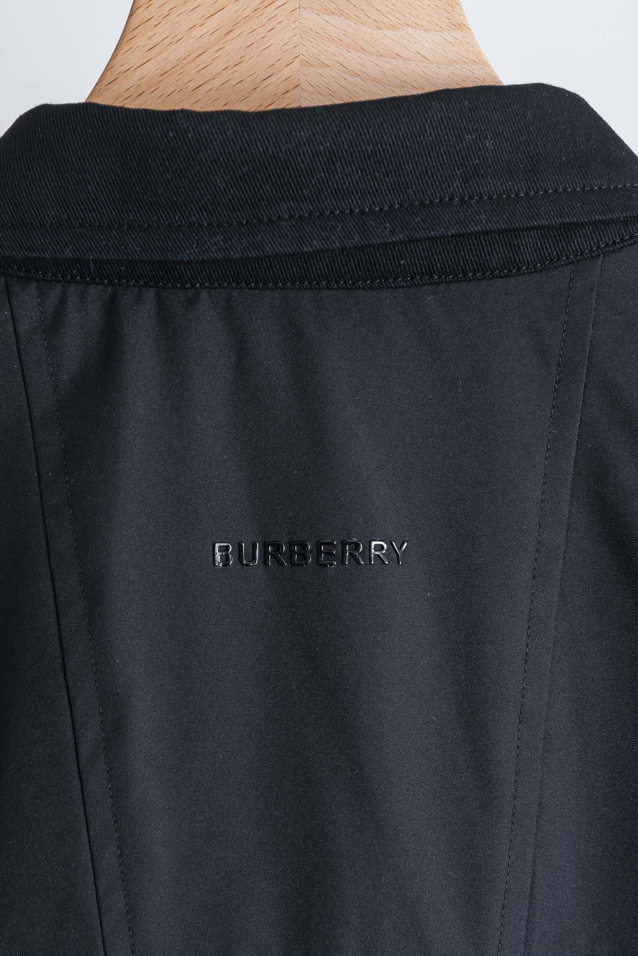 ☀️☀️26ss新春最新出品 BUR王牌尖货， 内侧为 Burberry 经典点格纹棉质面料，呈现常规版