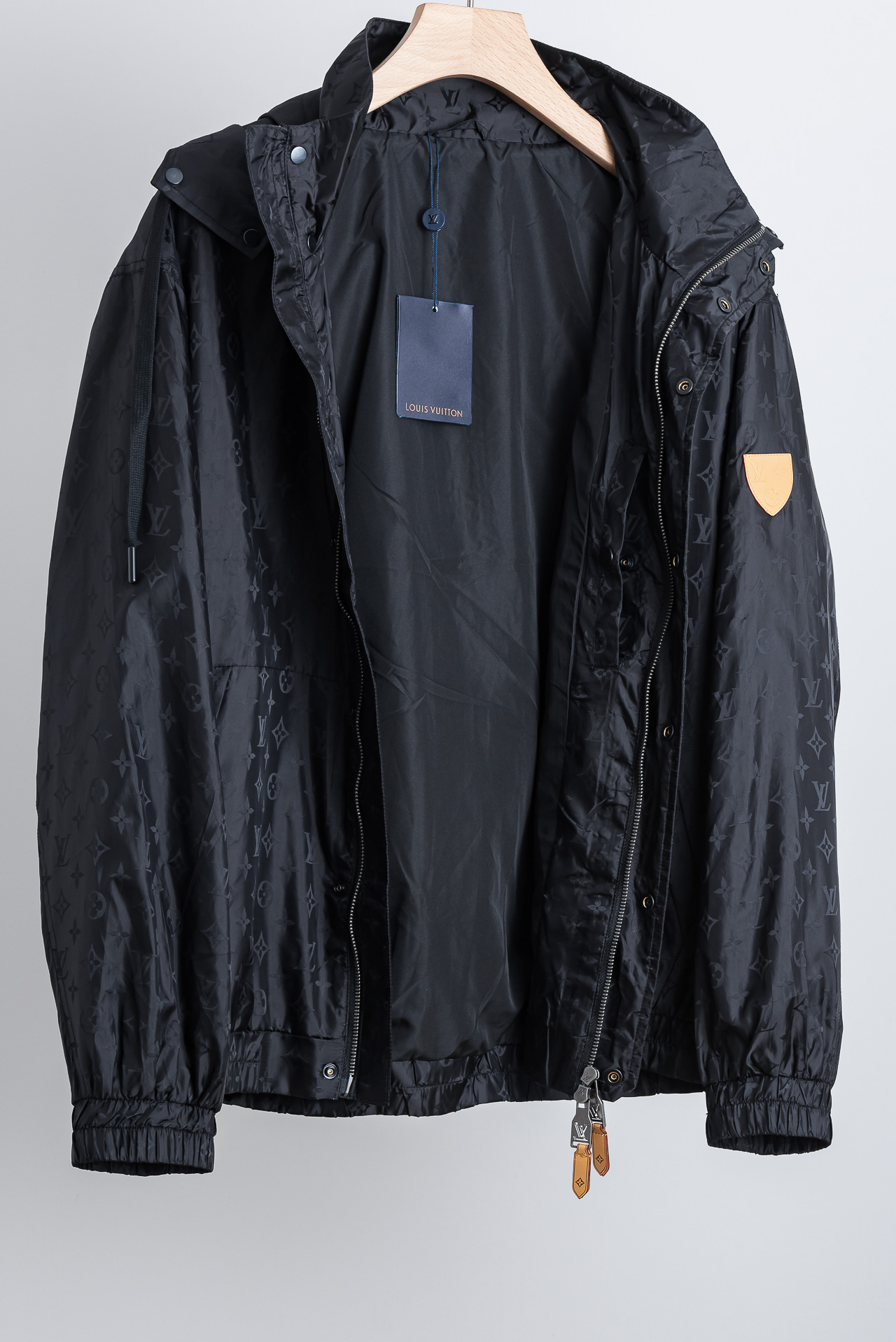 ☀️☀️LV 路易威登2026 ss最新春季新品！Monogram立体提花连帽防水夹克外套#同步官网发售