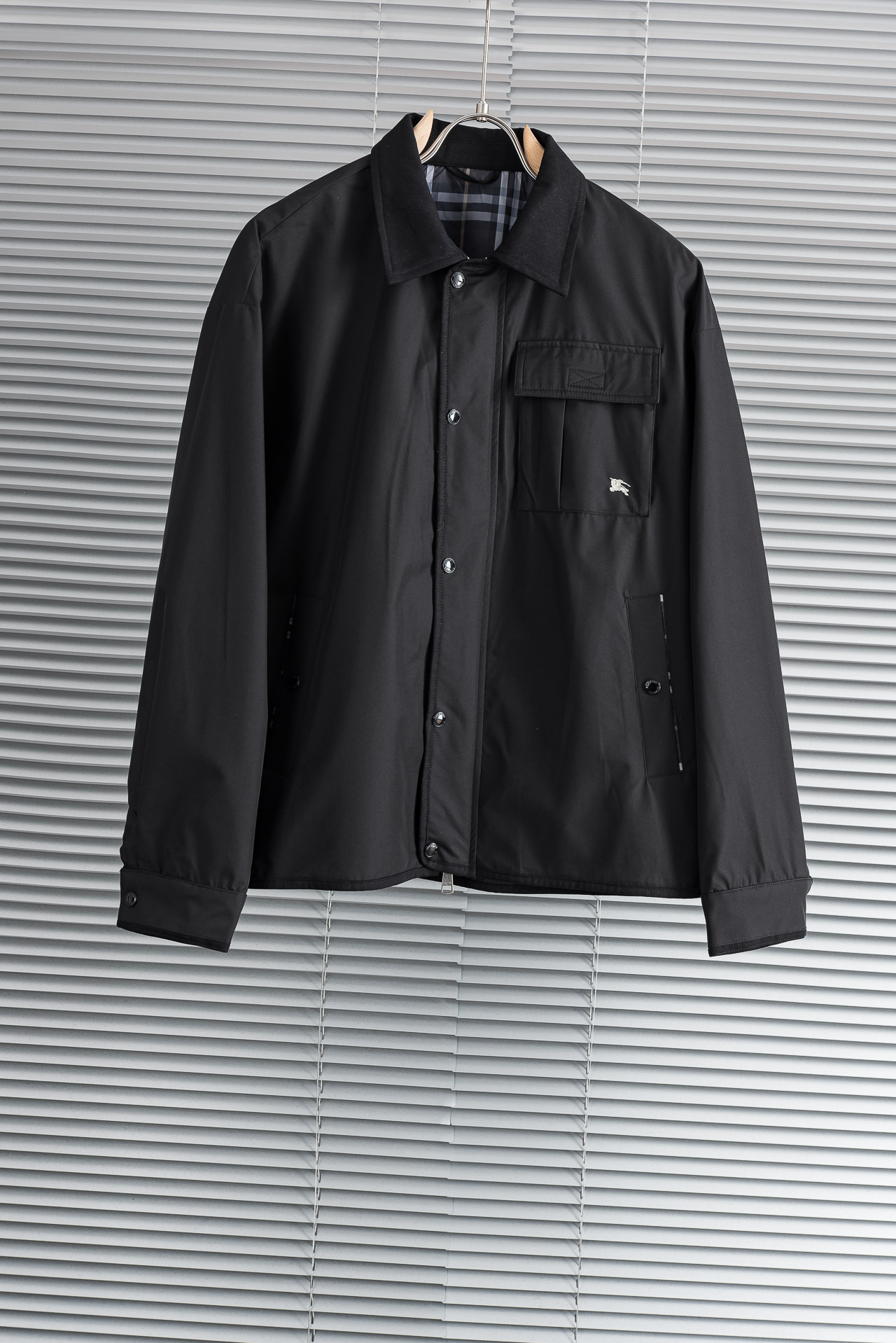 26ss新春最新出品 BUR王牌尖货， 内侧为 Burberry 经典点格纹棉质面料，呈现常规版型，B家