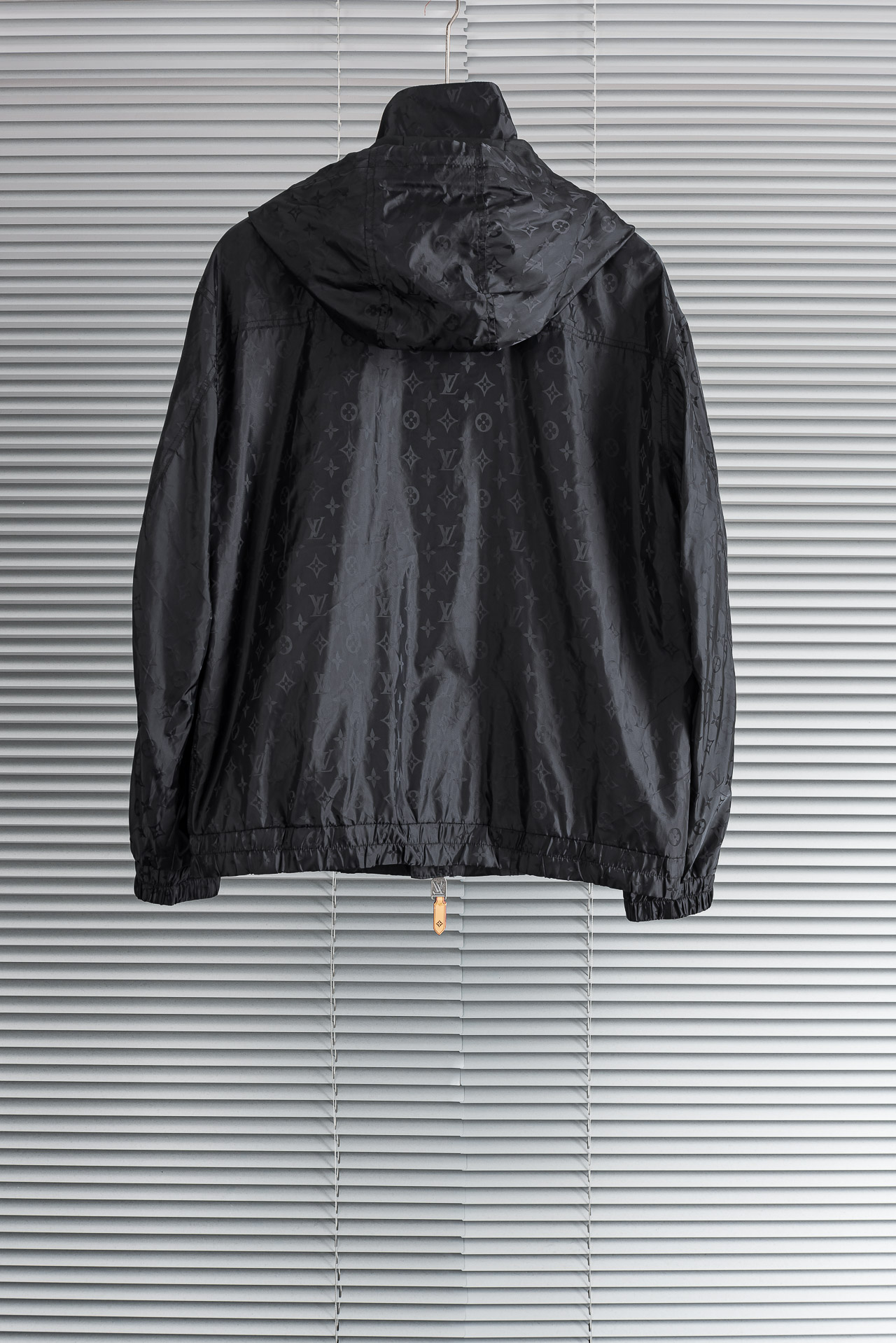 LV 路易威登2026 ss最新春季新品！Monogram立体提花连帽防水夹克外套#同步官网发售！该款夹