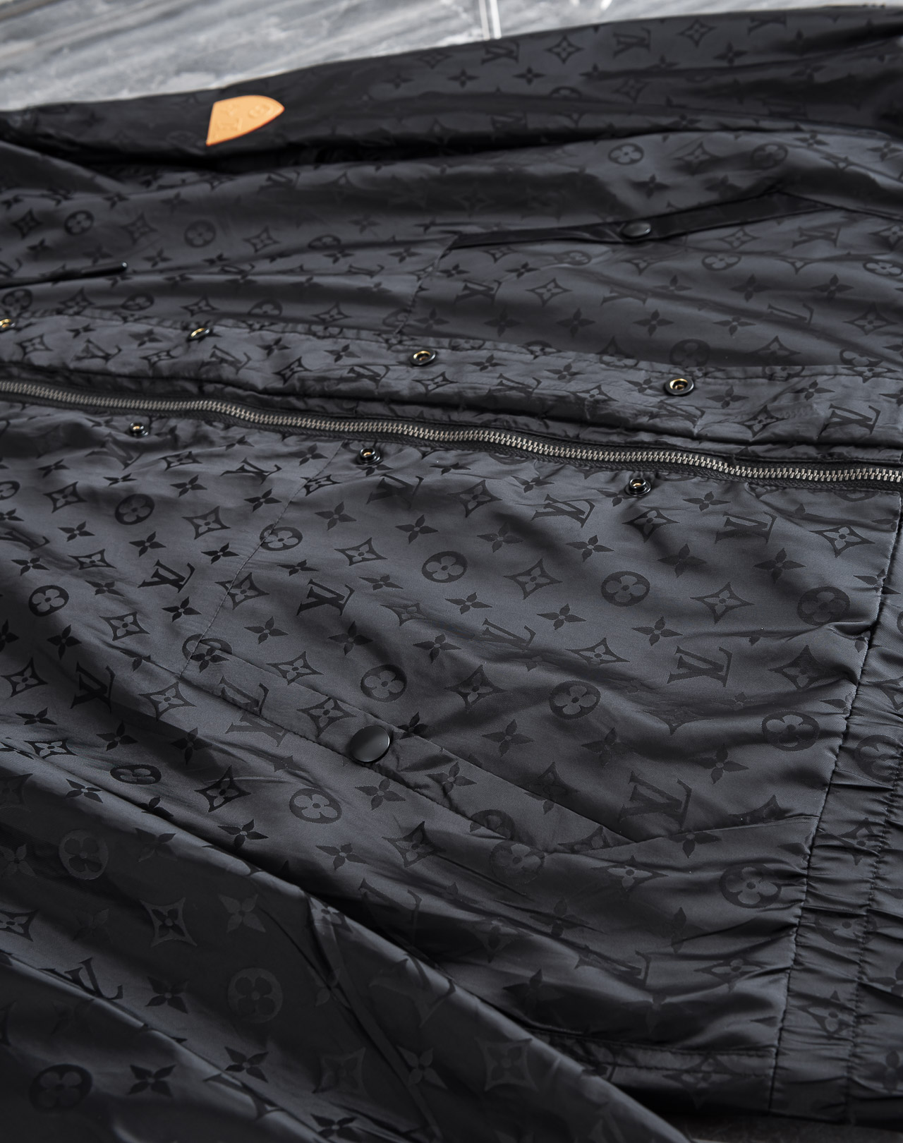 LV 路易威登2026 ss最新春季新品！Monogram立体提花连帽防水夹克外套#同步官网发售！该款夹
