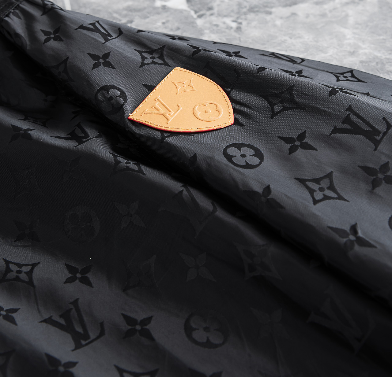 LV 路易威登2026 ss最新春季新品！Monogram立体提花连帽防水夹克外套#同步官网发售！该款夹