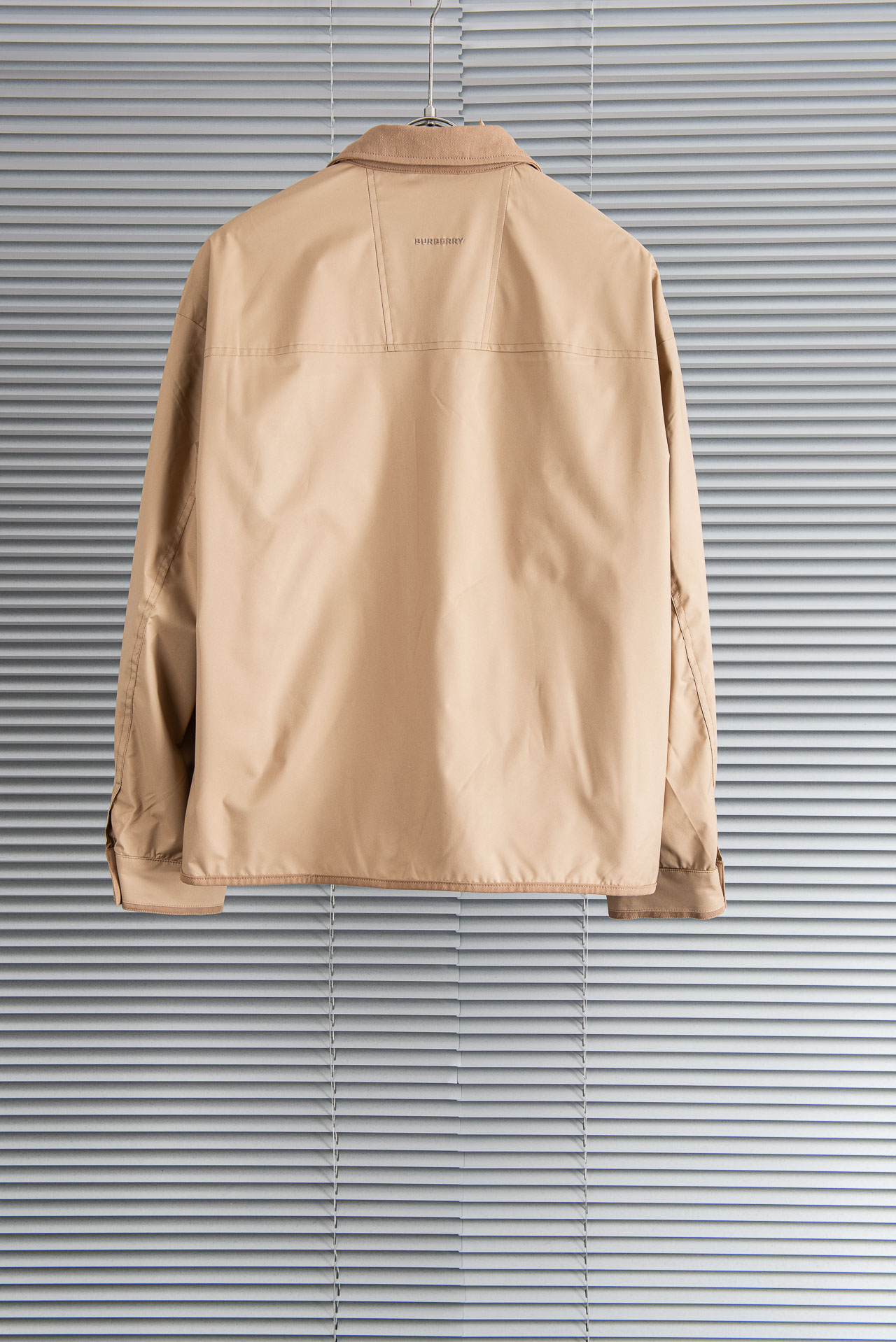 26ss新春最新出品 BUR王牌尖货， 内侧为 Burberry 经典点格纹棉质面料，呈现常规版型，B家