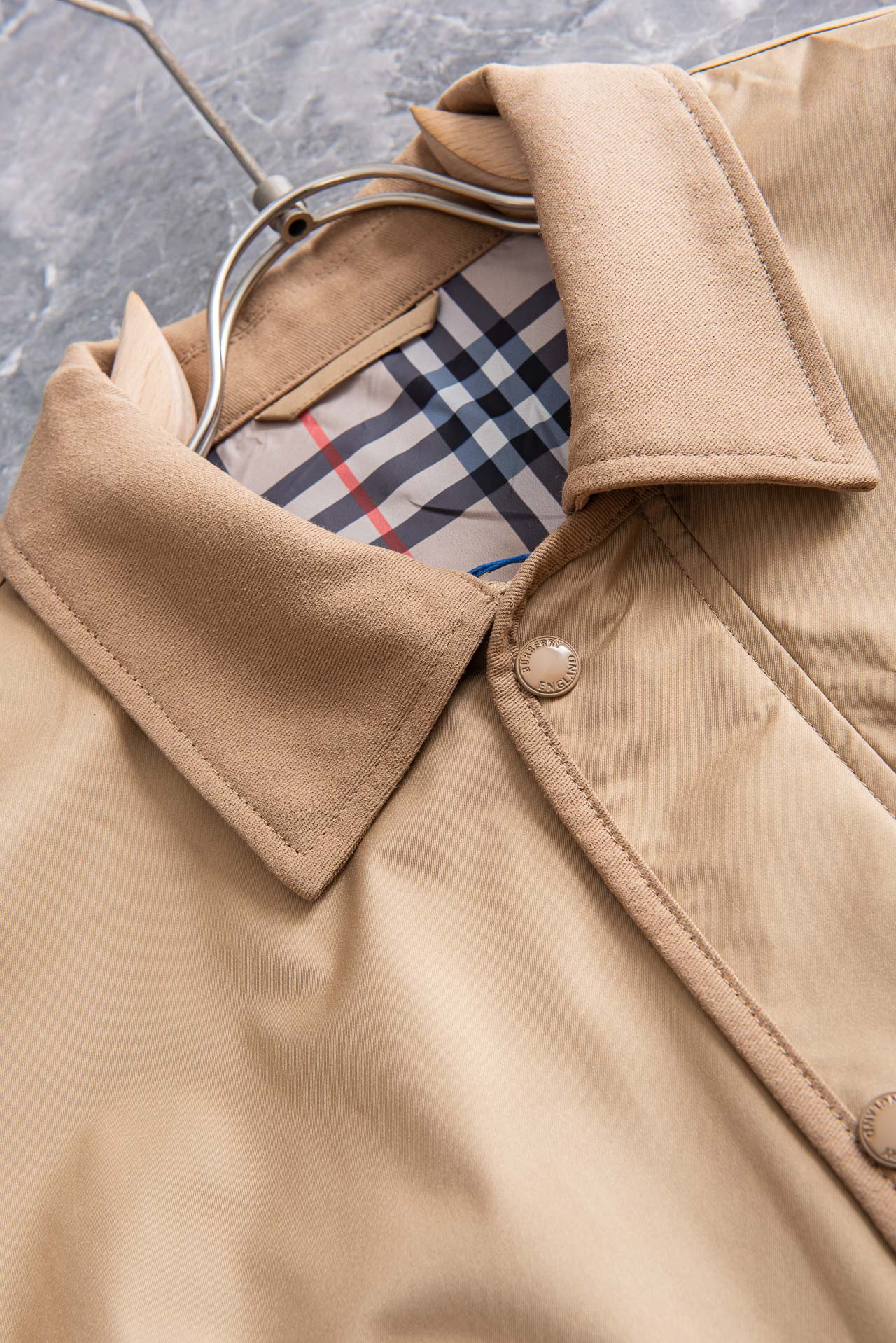 26ss新春最新出品 BUR王牌尖货， 内侧为 Burberry 经典点格纹棉质面料，呈现常规版型，B家