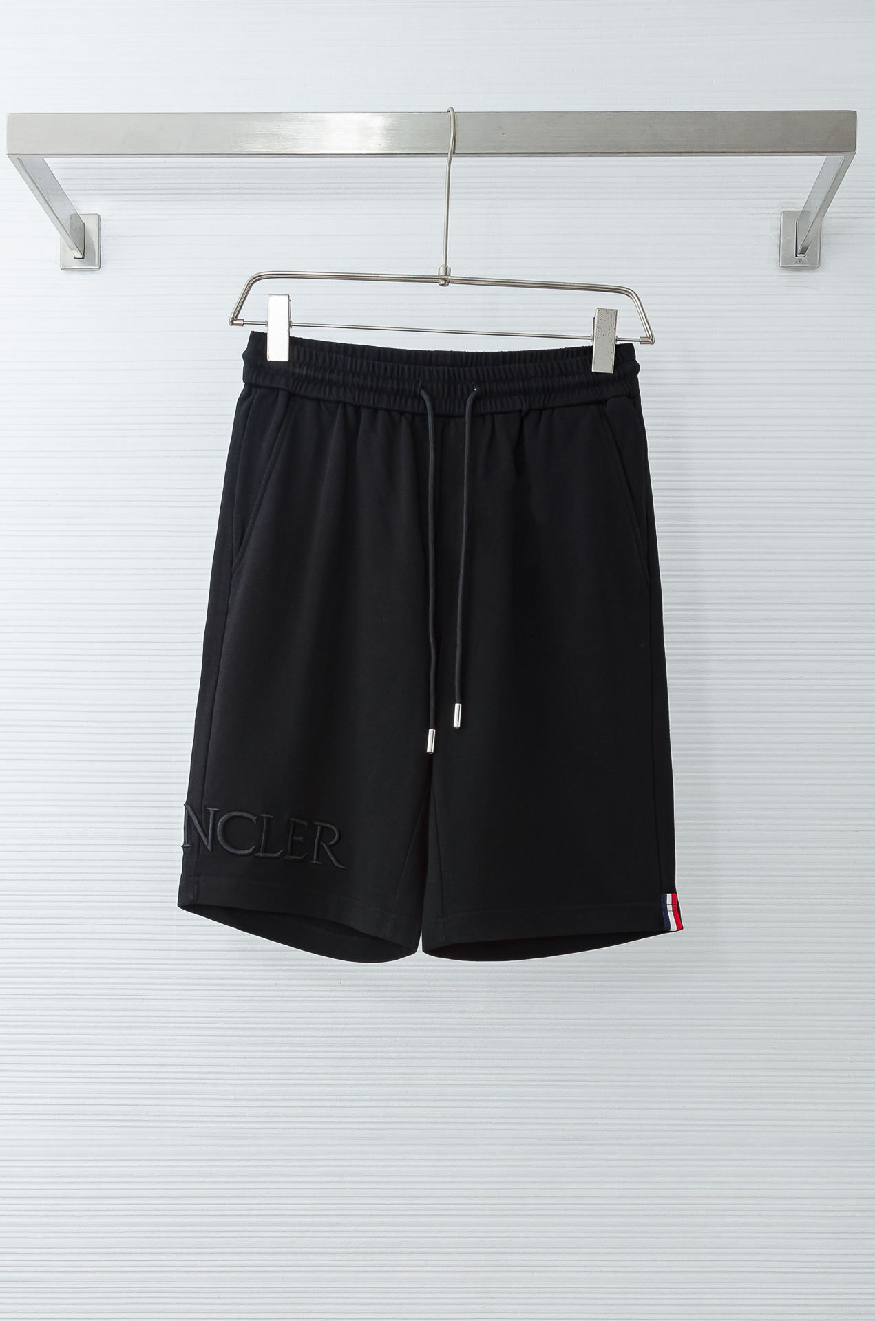 Moncler SS精梳全棉直筒休闲短裤#甄选客供进口100%全棉针织料，高密度织物制作而成，上身很舒适