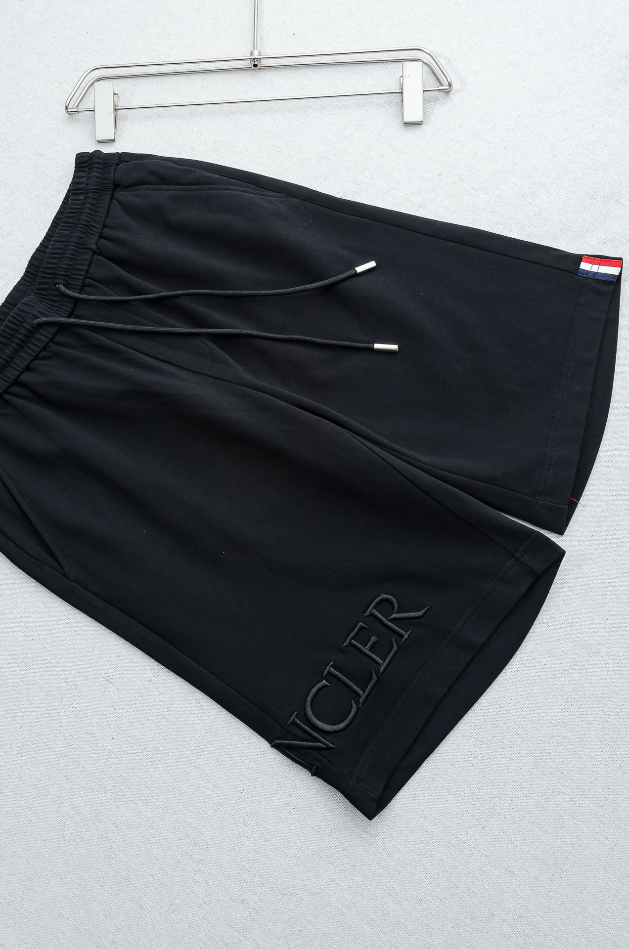 Moncler SS精梳全棉直筒休闲短裤#甄选客供进口100%全棉针织料，高密度织物制作而成，上身很舒适