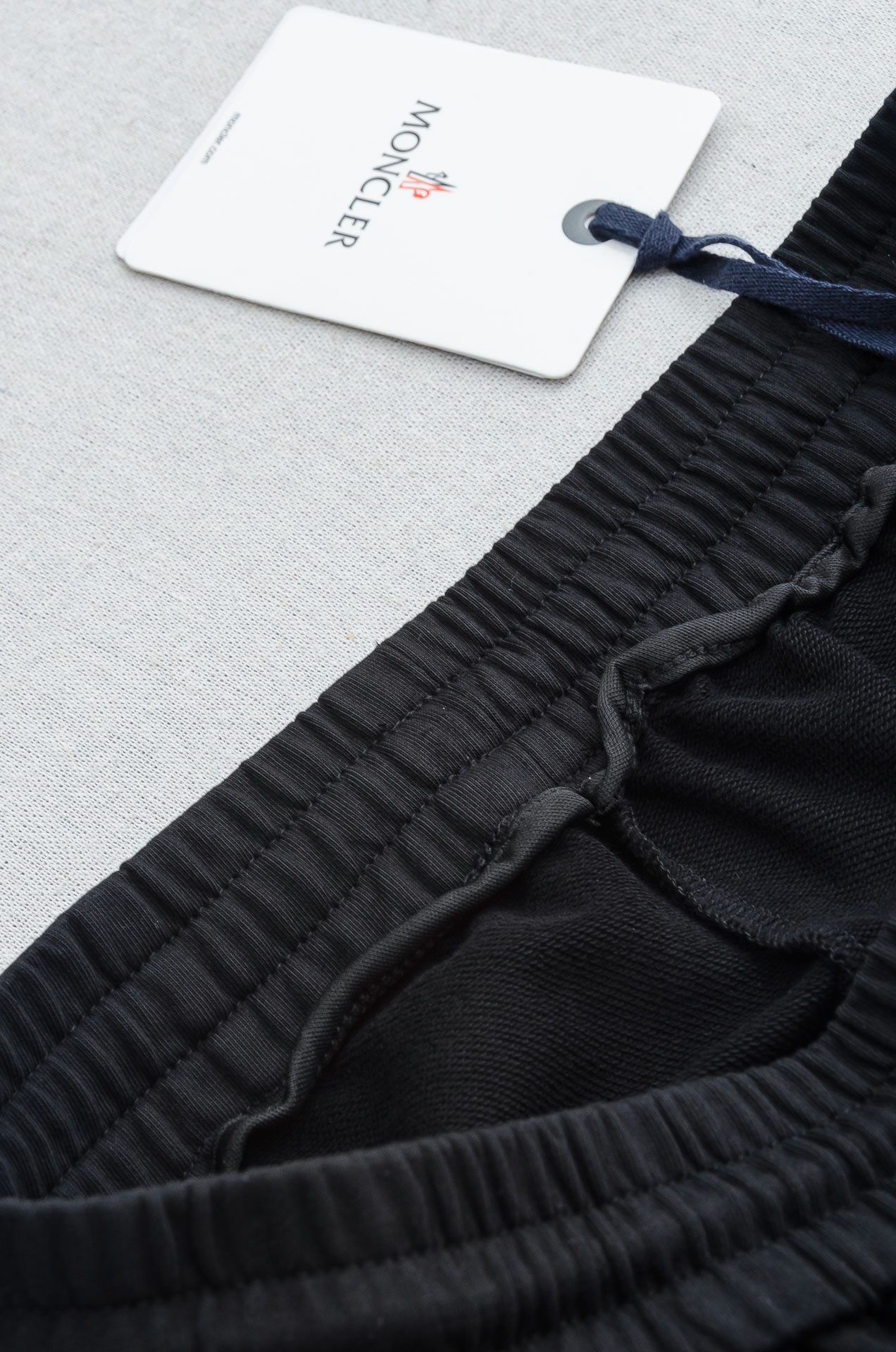 Moncler SS精梳全棉直筒休闲短裤#甄选客供进口100%全棉针织料，高密度织物制作而成，上身很舒适
