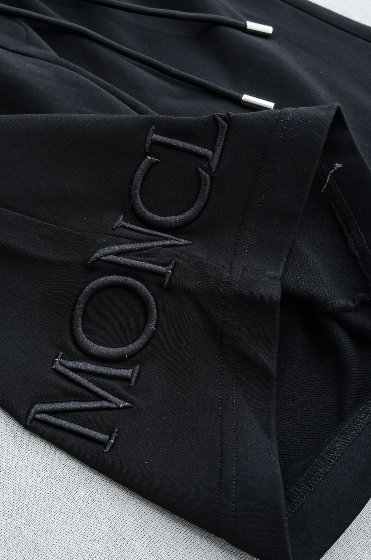 Moncler SS精梳全棉直筒休闲短裤#甄选客供进口100%全棉针织料，高密度织物制作而成，上身很舒适