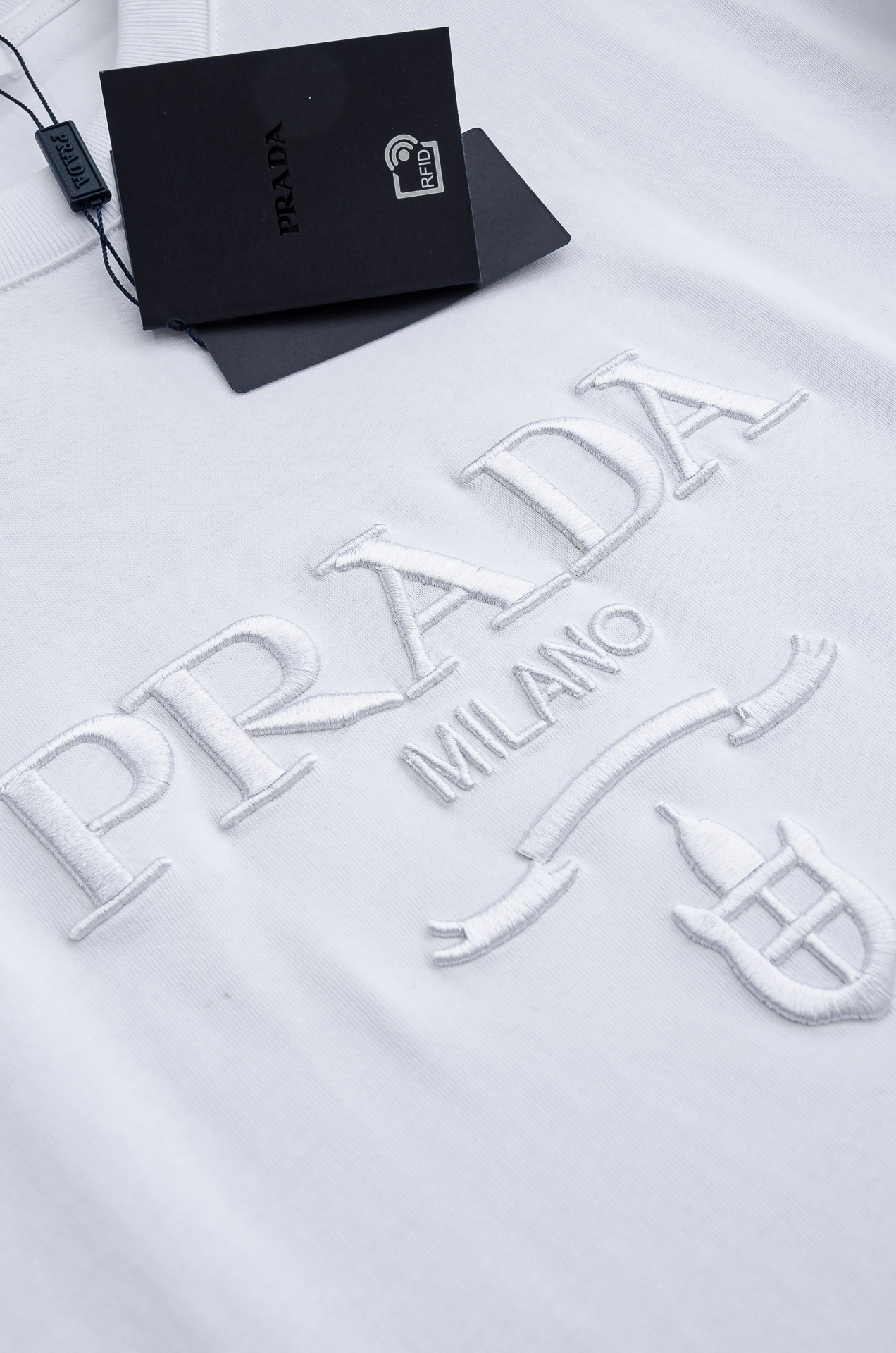 Prada普拉达2026SS最新客供进口长绒棉立体剪裁男士圆领短袖T恤衫#定织定染100%长绒棉，最大程