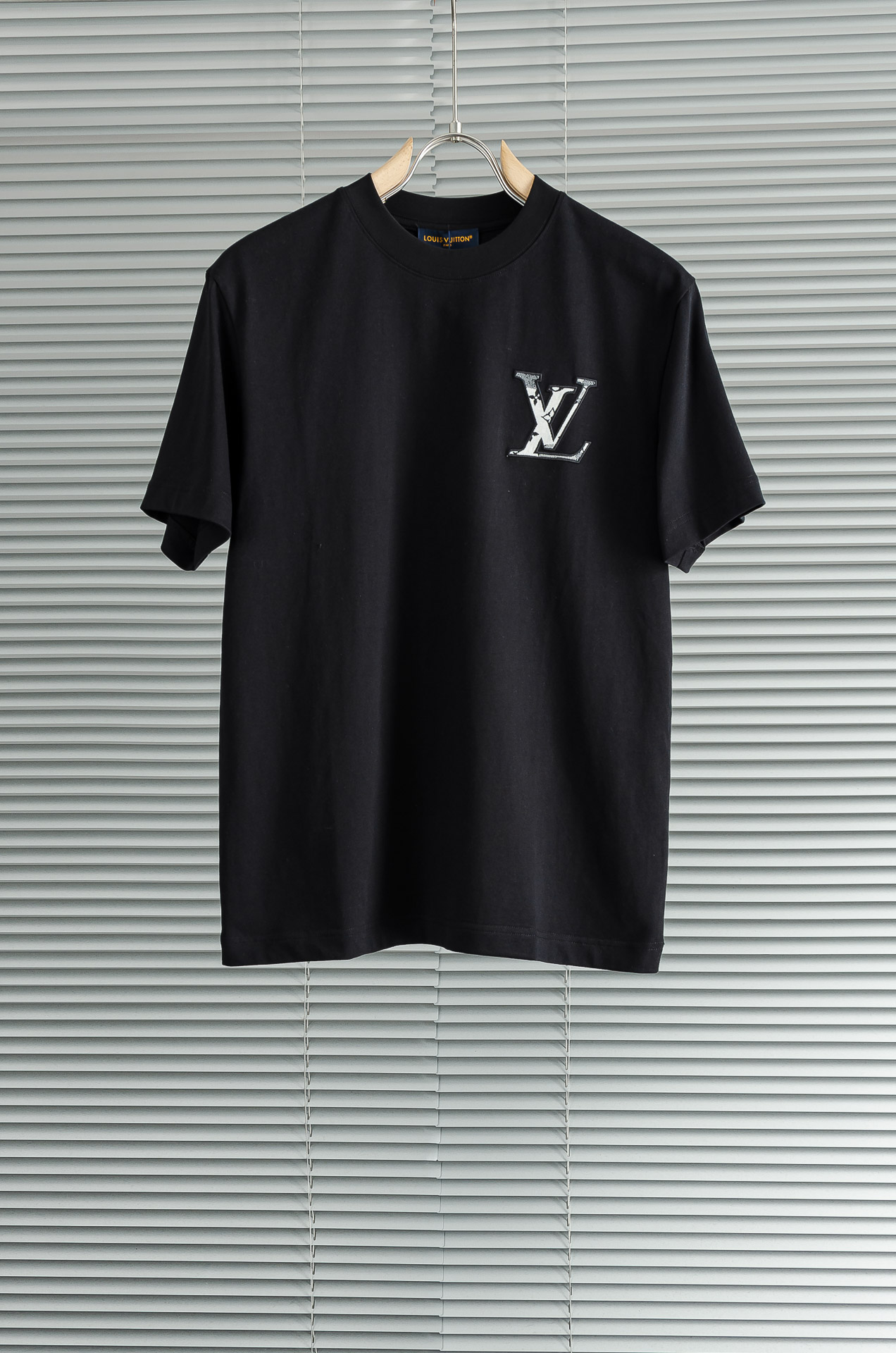 🆕 LV 路易 2026SS时尚潮人必备男士休闲圆领短袖T恤衫#设计理念潮流前卫与尚可持续，选用客供进口