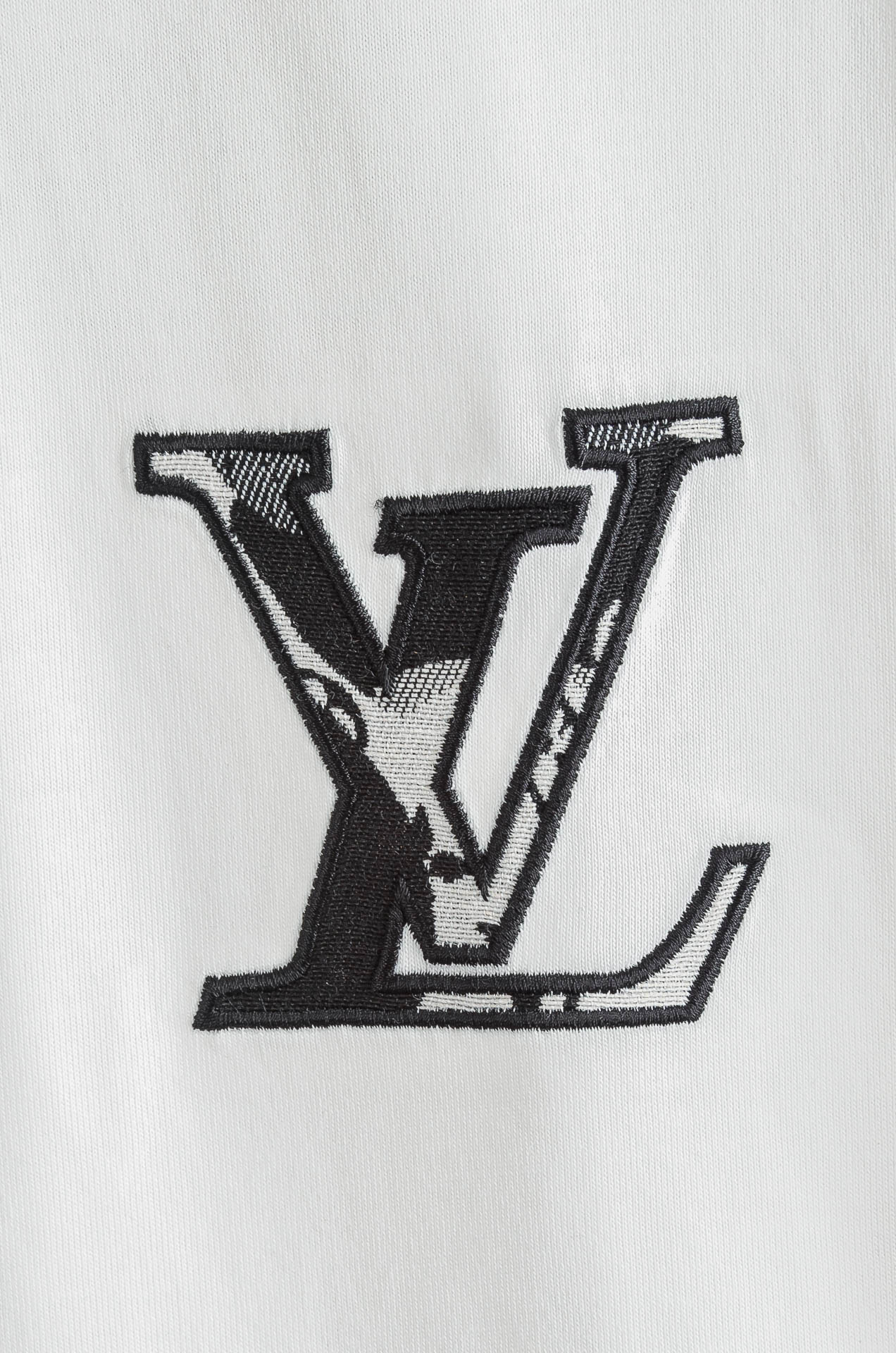 🆕 LV 路易 2026SS时尚潮人必备男士休闲圆领短袖T恤衫#设计理念潮流前卫与尚可持续，选用客供进口