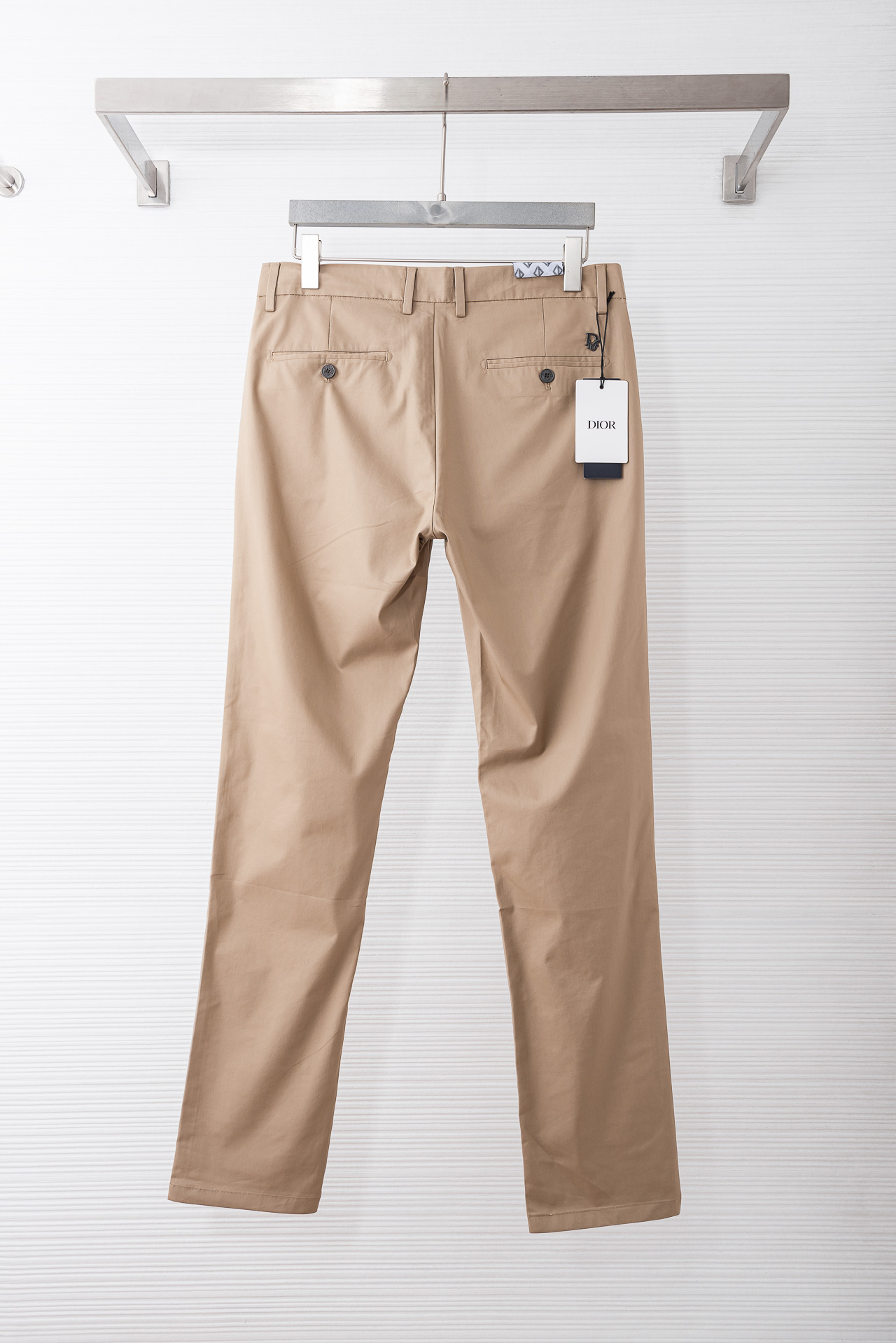 Dior迪奥26ss春夏轻奢时尚定制休闲西裤，简洁干练的风格，精致卓越的品质男装，每款的设计点跟舒适度都