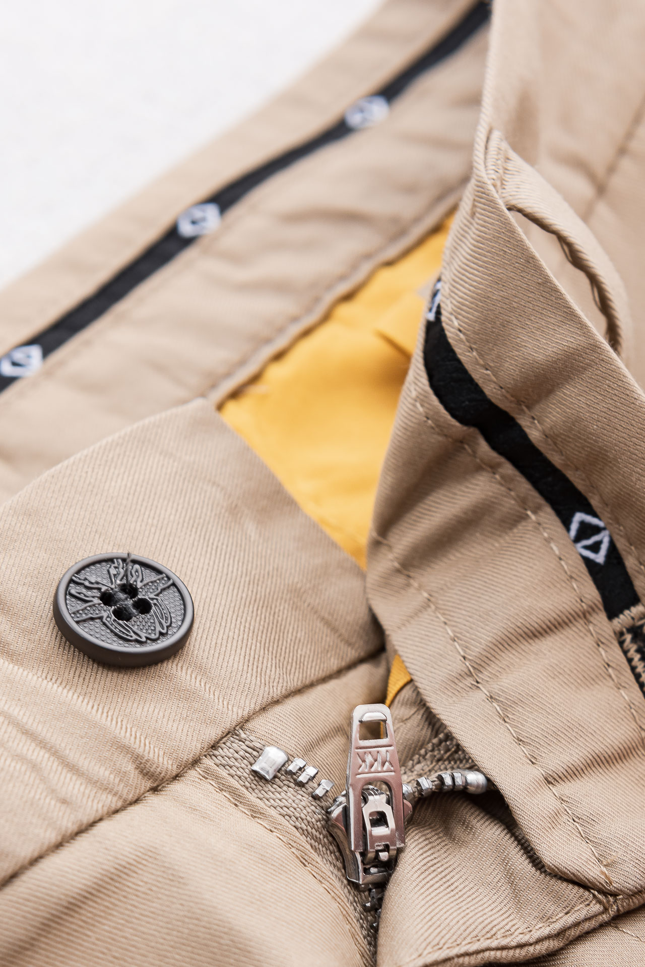 Dior迪奥26ss春夏轻奢时尚定制休闲西裤，简洁干练的风格，精致卓越的品质男装，每款的设计点跟舒适度都