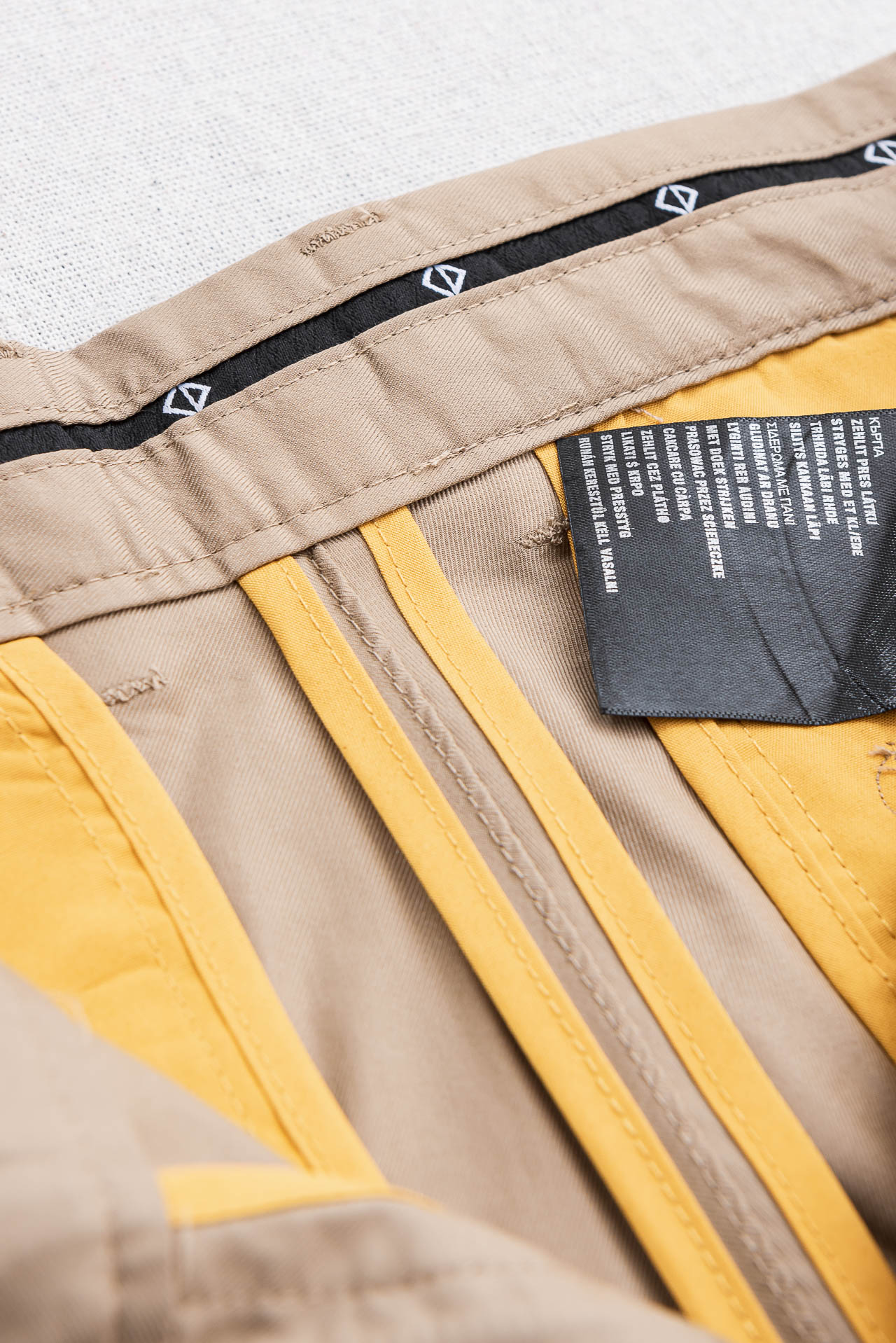 Dior迪奥26ss春夏轻奢时尚定制休闲西裤，简洁干练的风格，精致卓越的品质男装，每款的设计点跟舒适度都