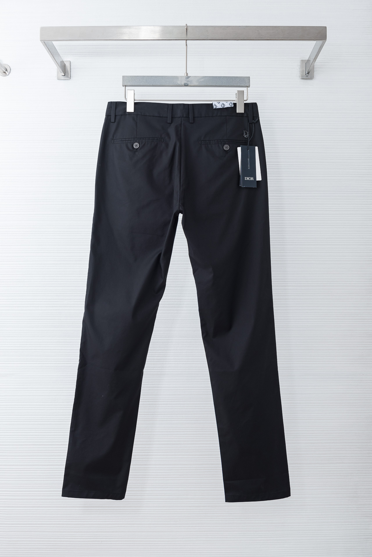 Dior 迪奥26ss春夏轻奢时尚定制休闲西裤，简洁干练的风格，精致卓越的品质男装，每款的设计点跟舒适度