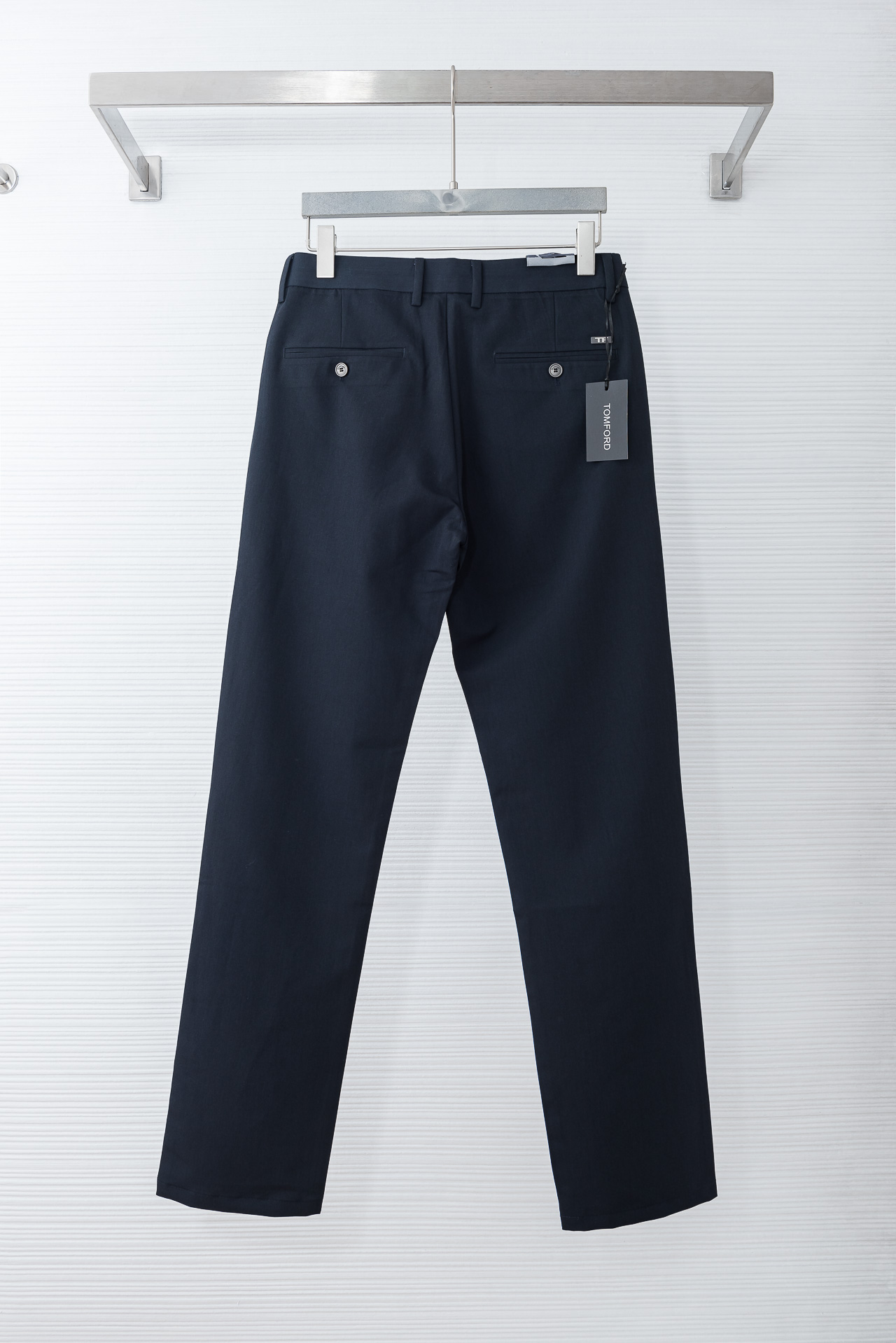 TF 26ss春夏轻奢时尚定制休闲西裤，简洁干练的风格，精致卓越的品质男装，每款的设计点跟舒适度都能做到