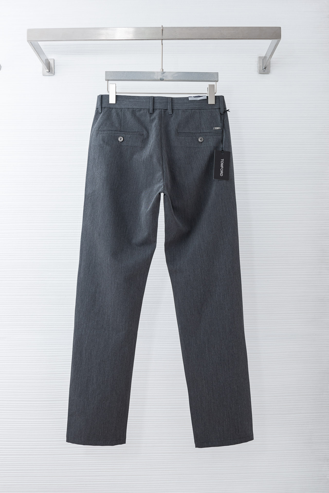 TF 26ss春夏轻奢时尚定制休闲西裤，简洁干练的风格，精致卓越的品质男装，每款的设计点跟舒适度都能做到