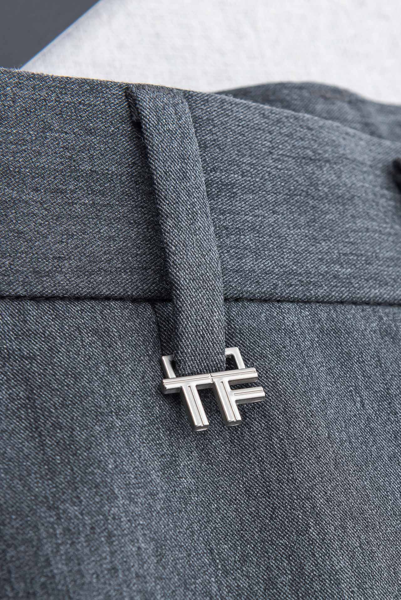 TF 26ss春夏轻奢时尚定制休闲西裤，简洁干练的风格，精致卓越的品质男装，每款的设计点跟舒适度都能做到