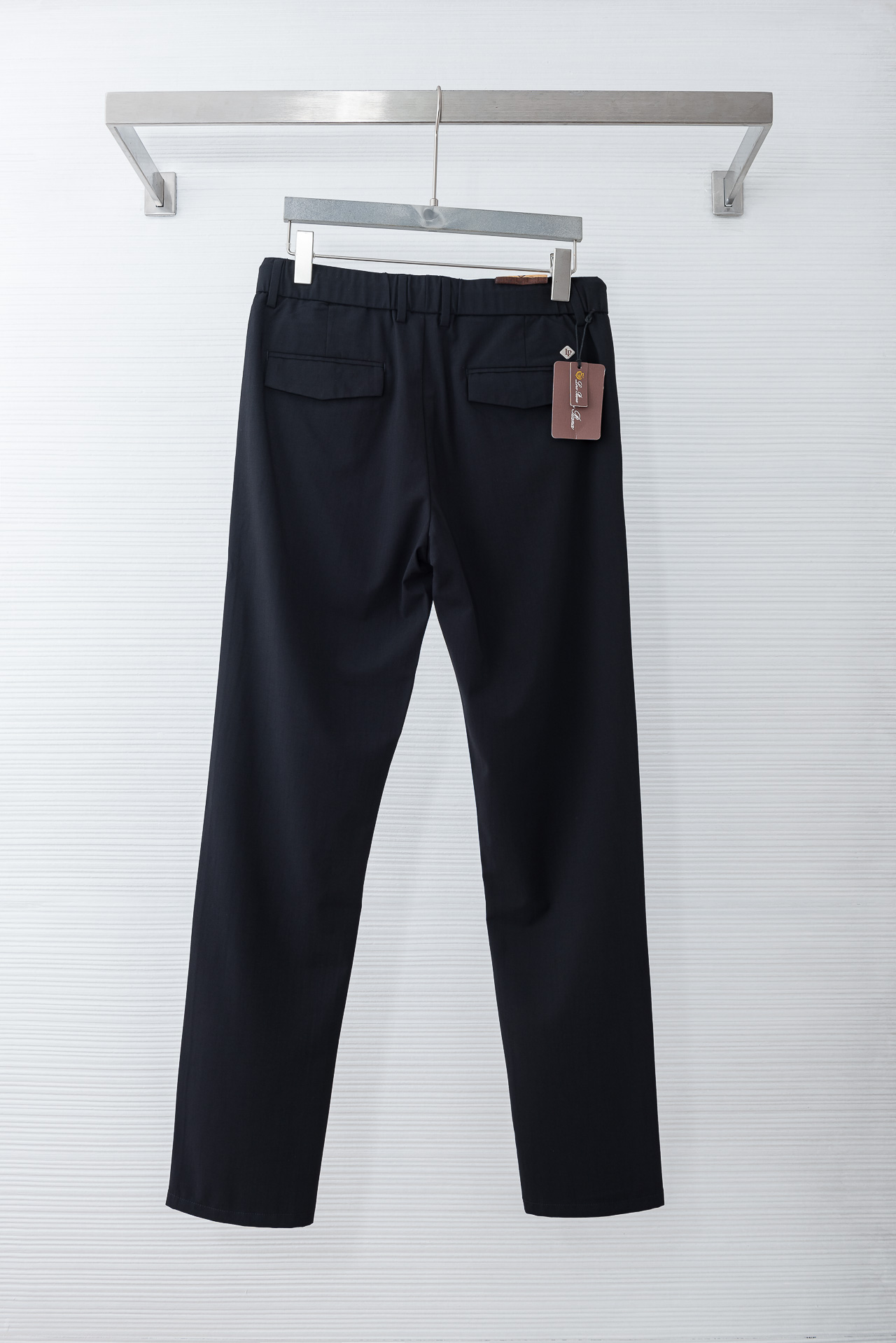 Loro Piana诺悠翩雅26ss春夏轻奢时尚定制休闲西裤，简洁干练的风格，精致卓越的品质男装，每款的