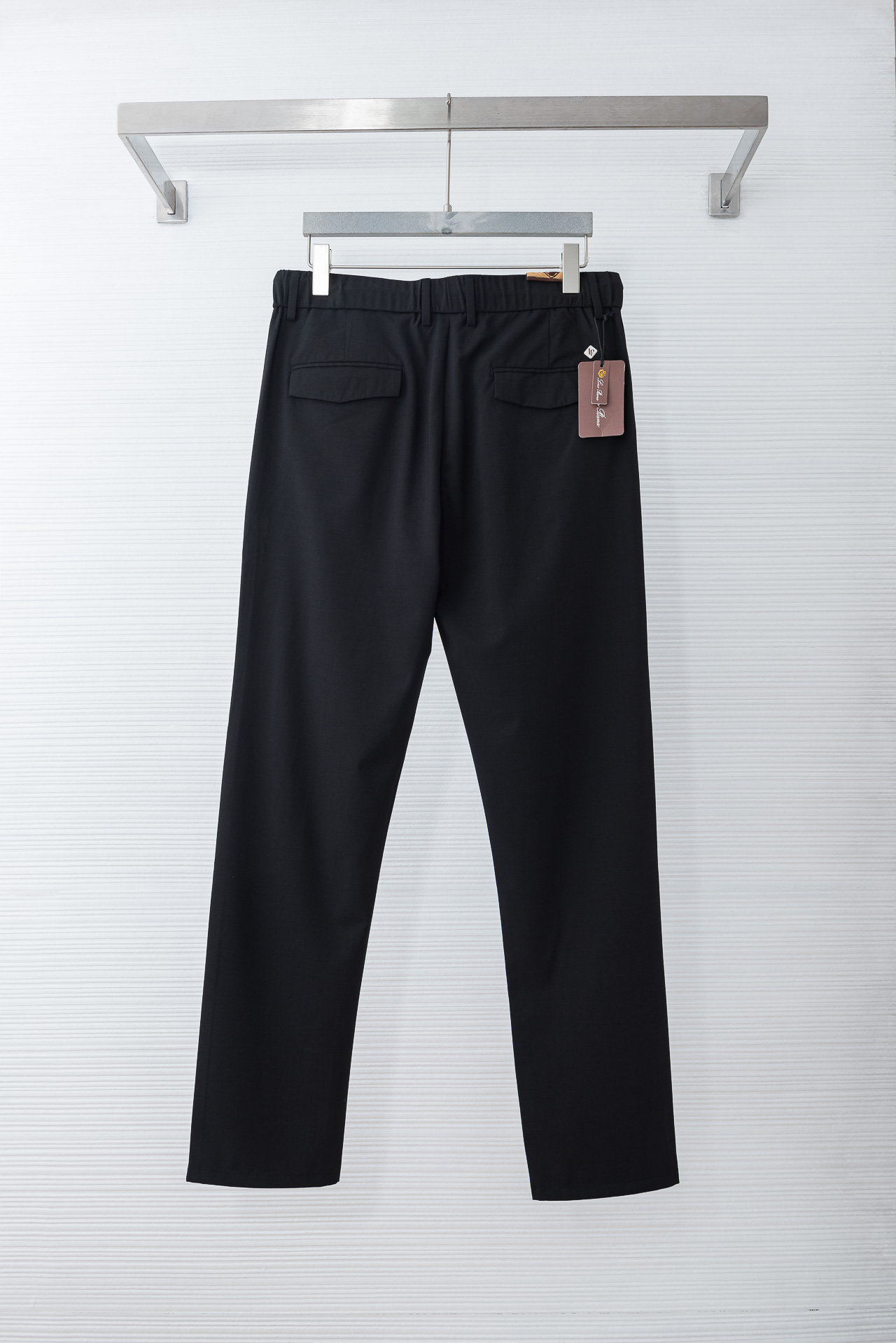 Loro Piana诺悠翩雅26ss春夏轻奢时尚定制休闲西裤，简洁干练的风格，精致卓越的品质男装，每款的