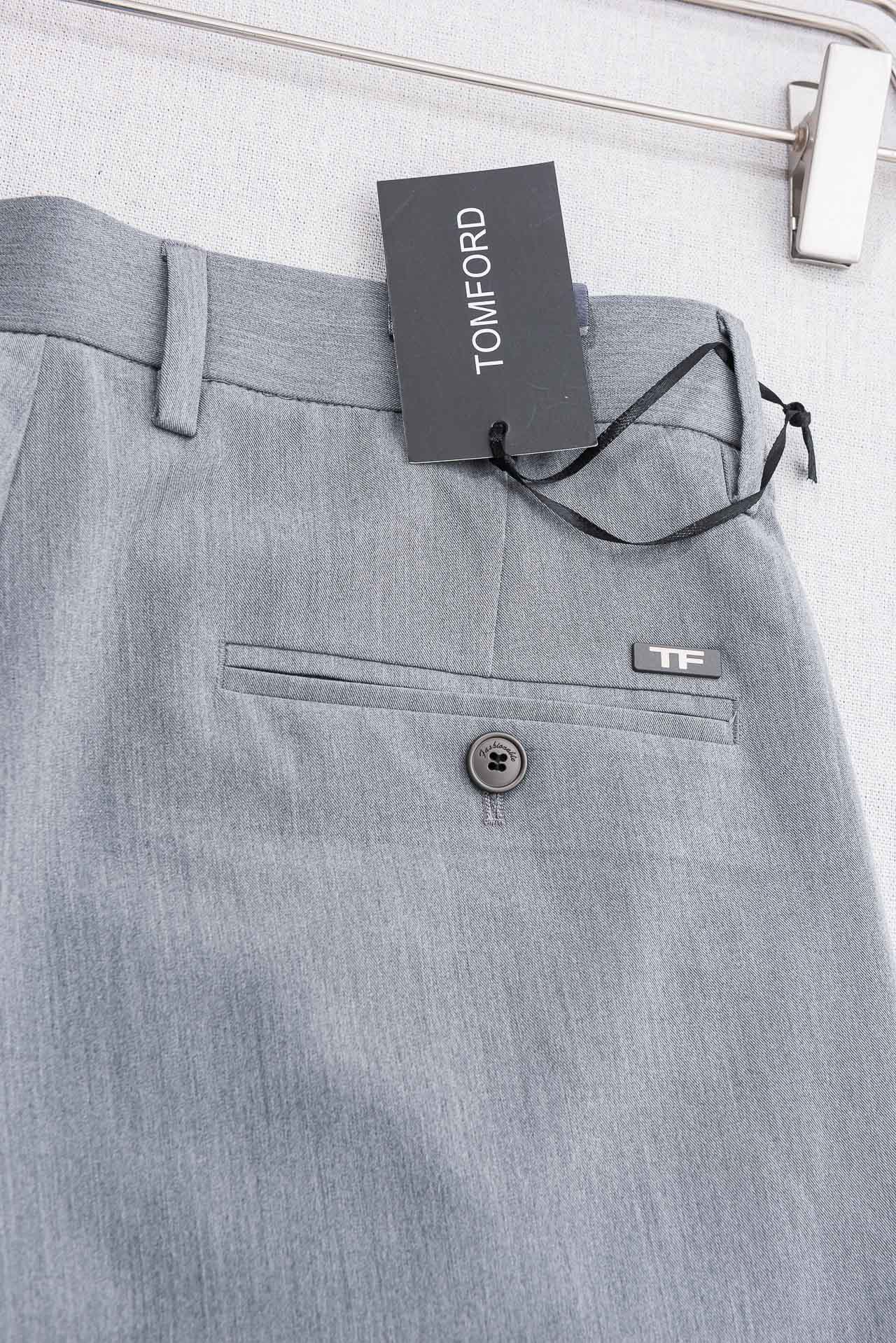 TF 26ss春夏轻奢时尚定制休闲西裤，简洁干练的风格，精致卓越的品质男装，每款的设计点跟舒适度都能做到