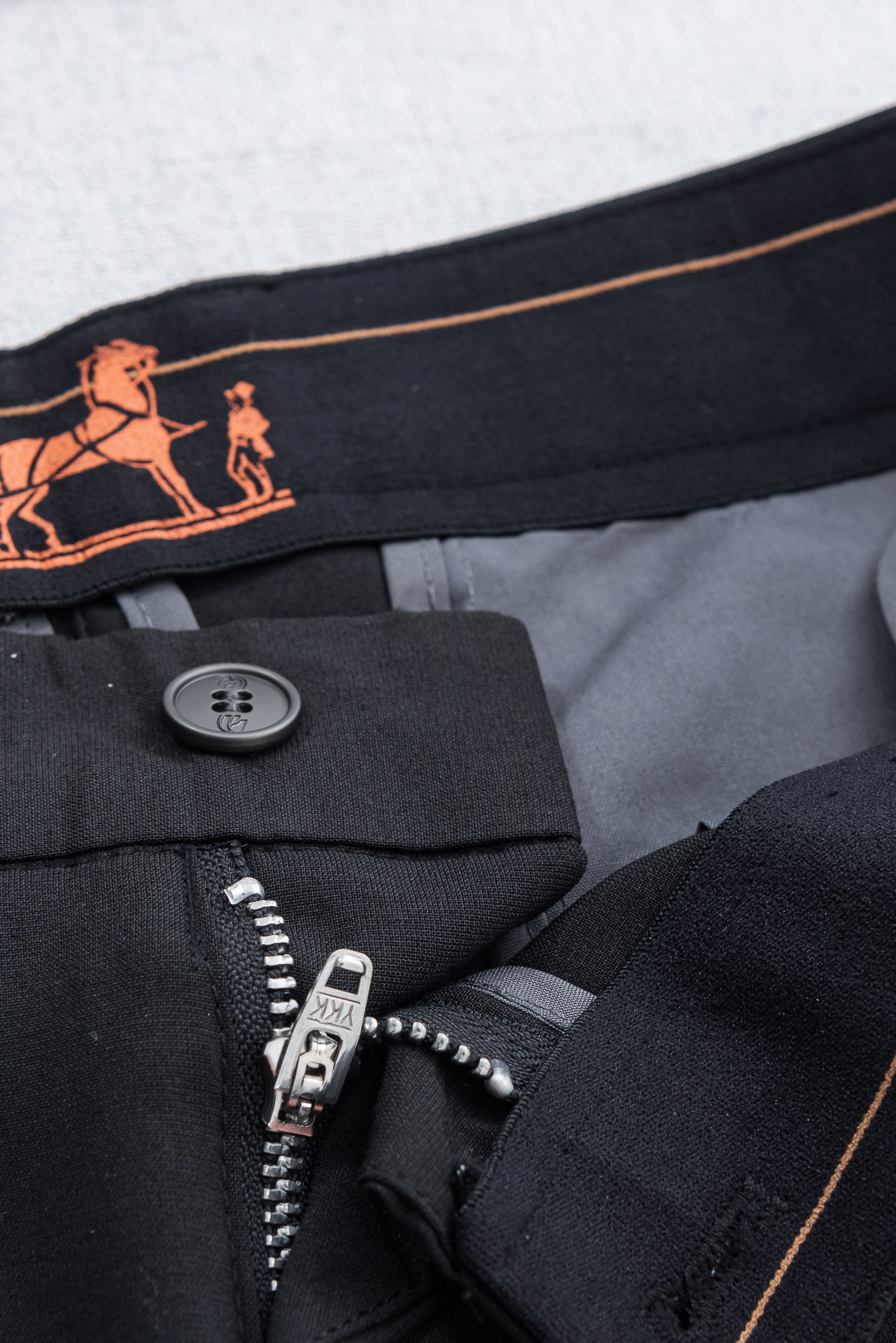 HER#MES爱马*仕 26ss春夏轻奢时尚定制休闲西裤，简洁干练的风格，精致卓越的品质男装，每款的设计