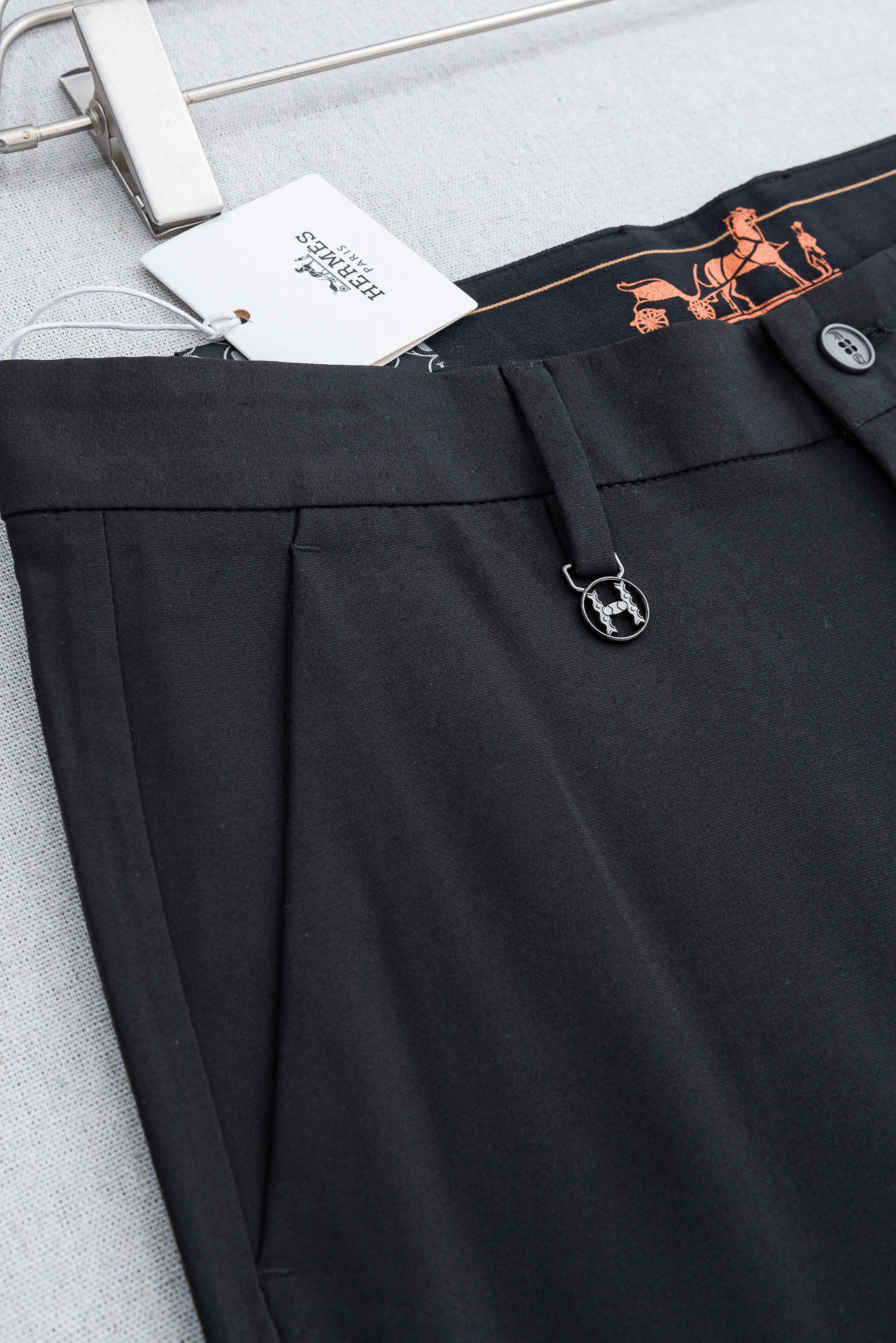 HER#MES爱马*仕 26ss春夏轻奢时尚定制休闲西裤，简洁干练的风格，精致卓越的品质男装，每款的设计