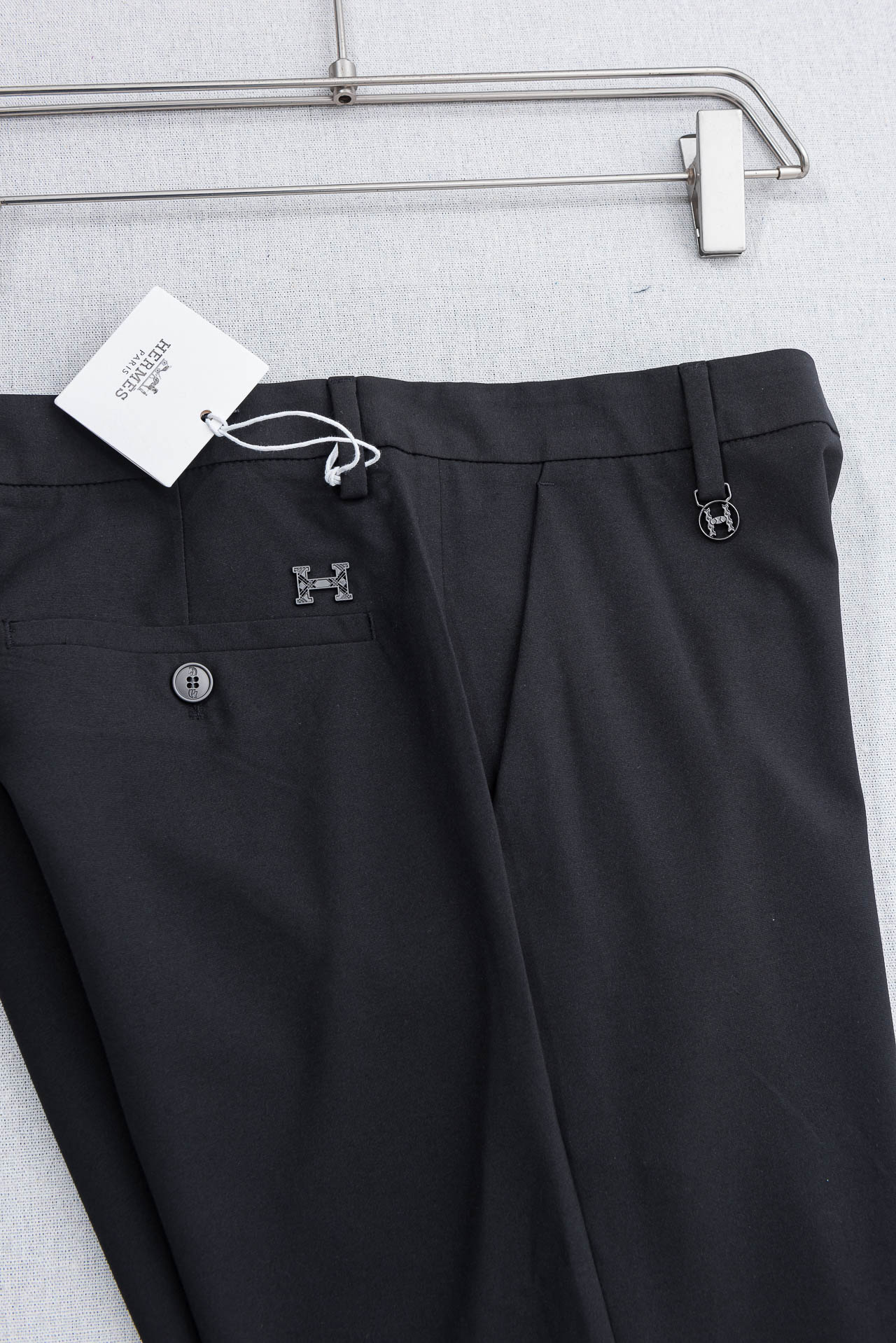 HER#MES爱马*仕 26ss春夏轻奢时尚定制休闲西裤，简洁干练的风格，精致卓越的品质男装，每款的设计