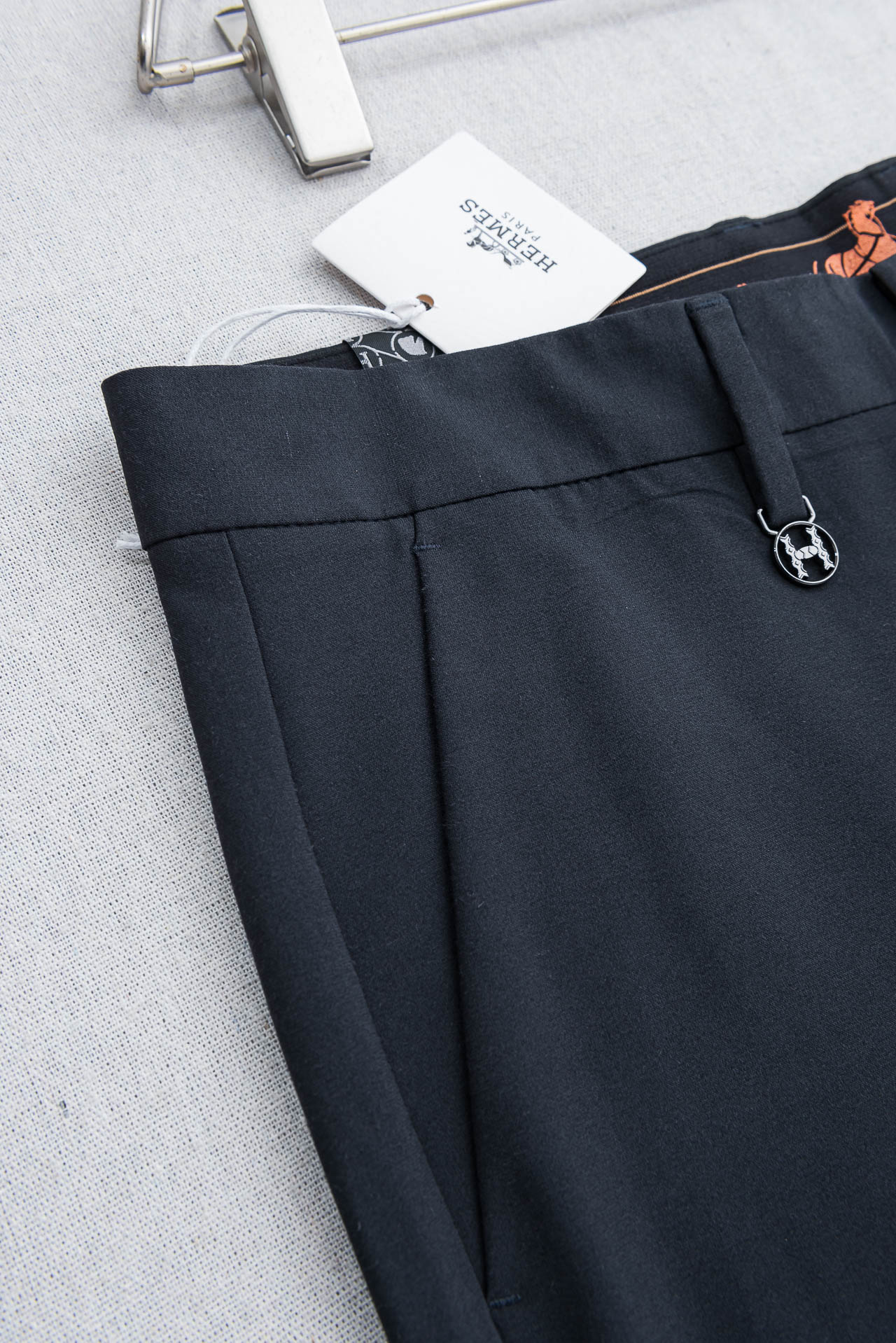 HER#MES爱马*仕 26ss春夏轻奢时尚定制休闲西裤，简洁干练的风格，精致卓越的品质男装，每款的设计