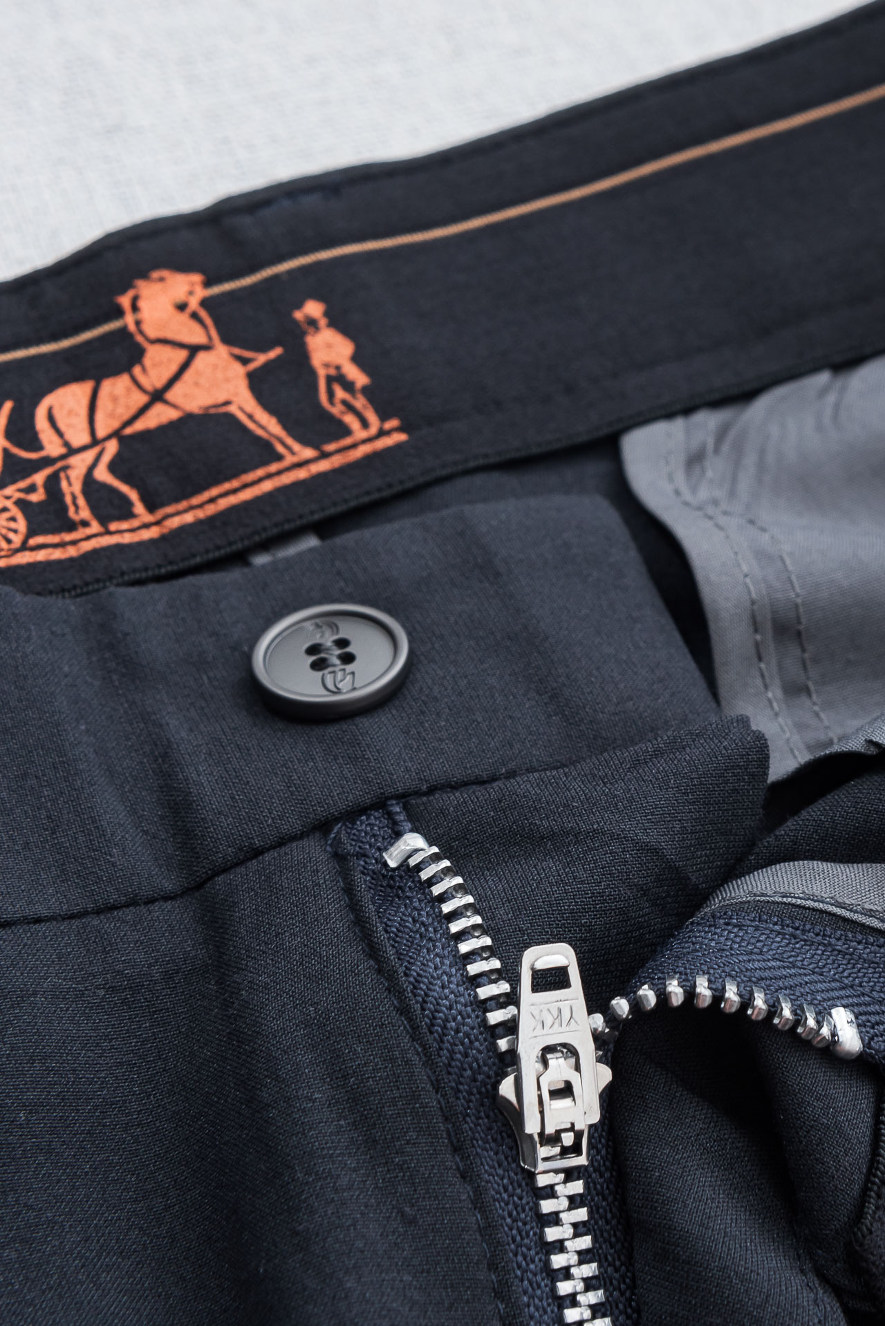 HER#MES爱马*仕 26ss春夏轻奢时尚定制休闲西裤，简洁干练的风格，精致卓越的品质男装，每款的设计