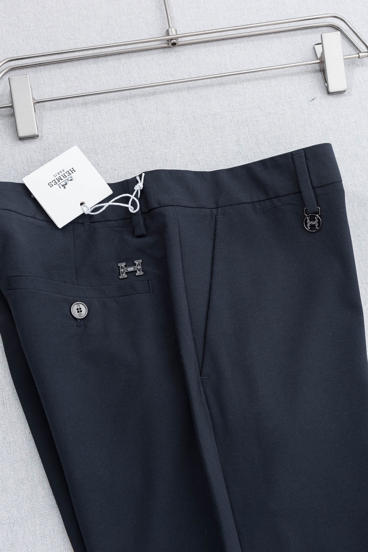 HER#MES爱马*仕 26ss春夏轻奢时尚定制休闲西裤，简洁干练的风格，精致卓越的品质男装，每款的设计