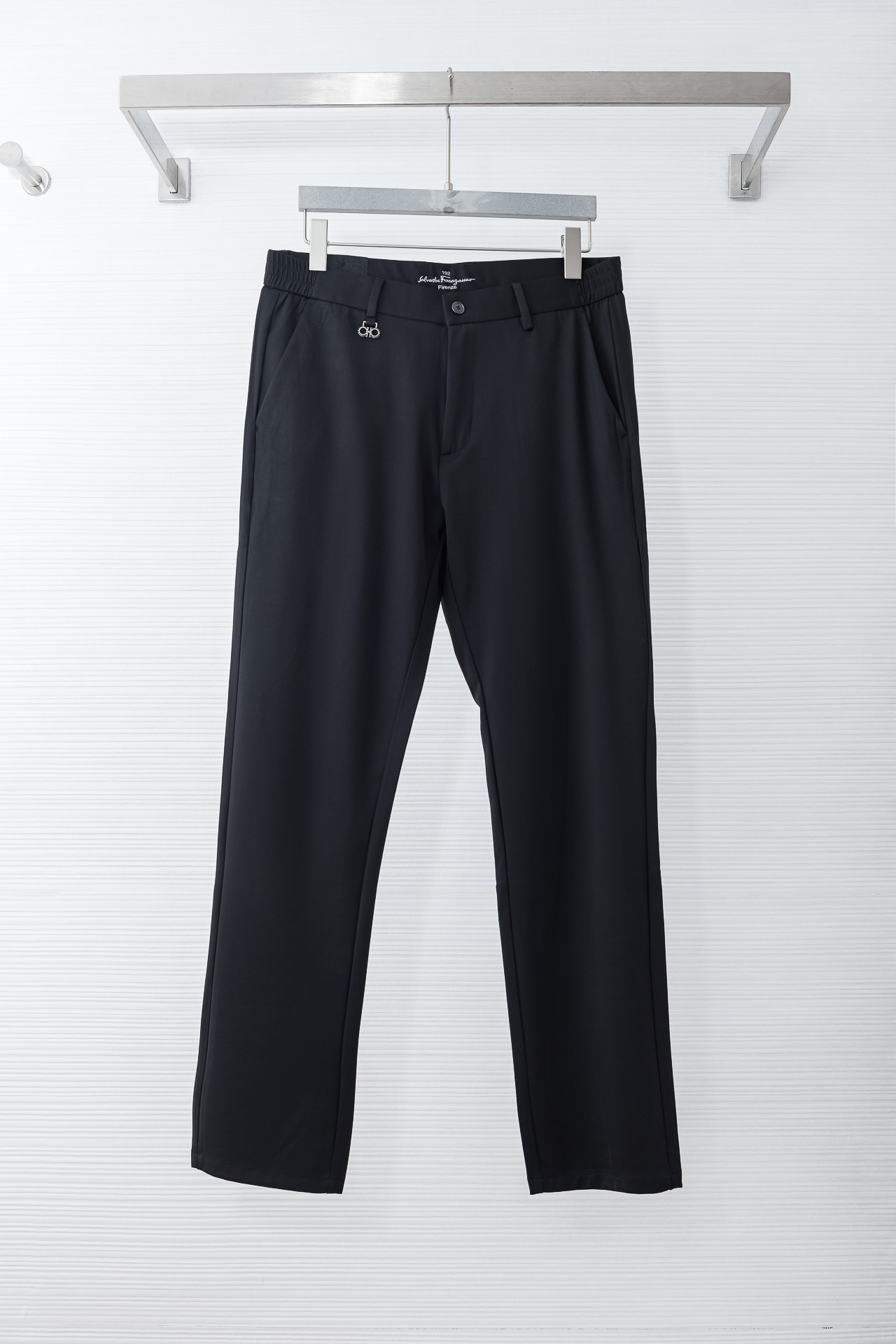 菲拉格慕FERRA#GAMO 26ss春夏轻奢时尚定制休闲西裤，简洁干练的风格，精致卓越的品质男装，每款