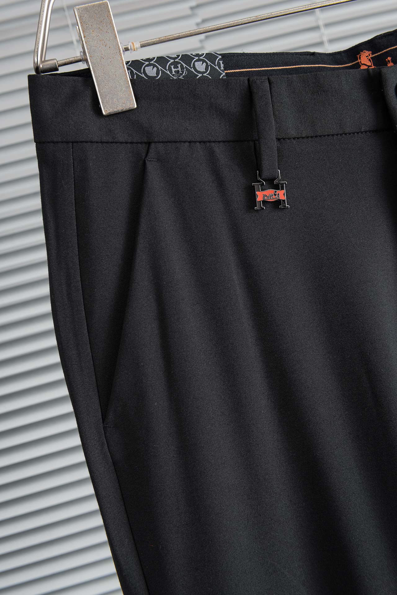 HERM*ES 爱马仕 26ss春夏轻奢时尚定制休闲西裤，简洁干练的风格，精致卓越的品质男装，每款的设计