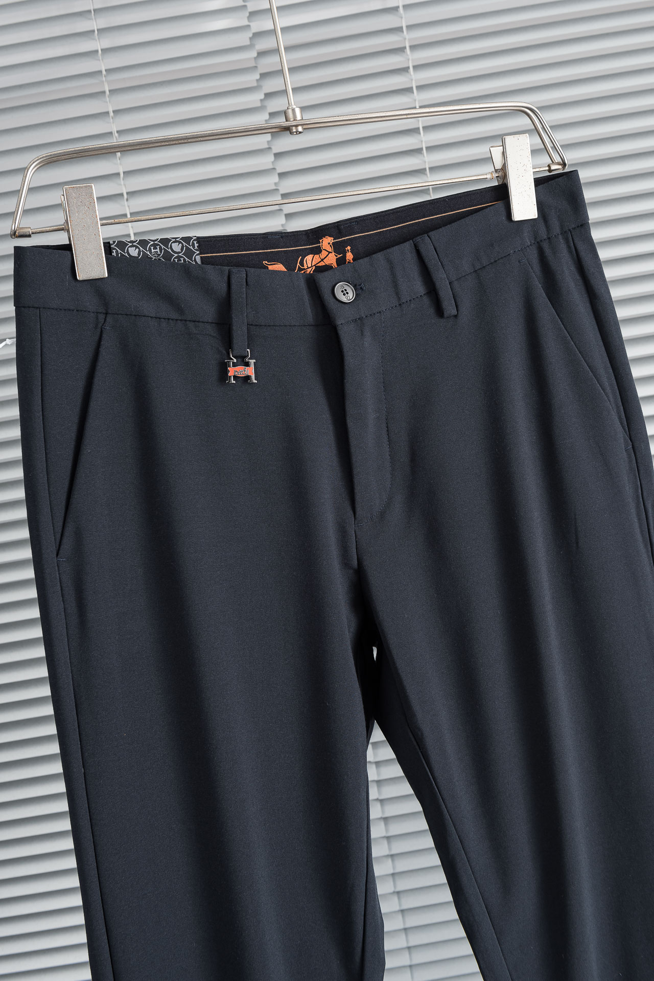 HERM*ES 爱马仕 26ss春夏轻奢时尚定制休闲西裤，简洁干练的风格，精致卓越的品质男装，每款的设计