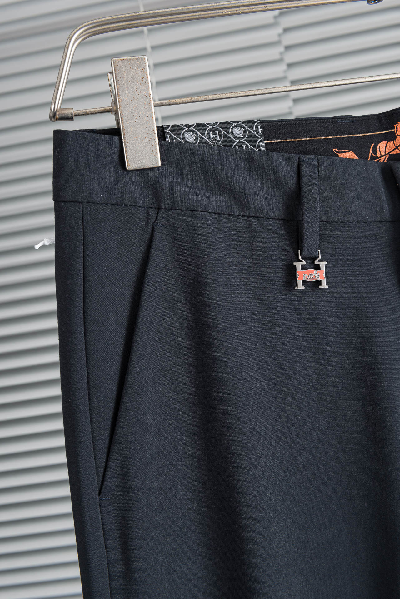 HERM*ES 爱马仕 26ss春夏轻奢时尚定制休闲西裤，简洁干练的风格，精致卓越的品质男装，每款的设计