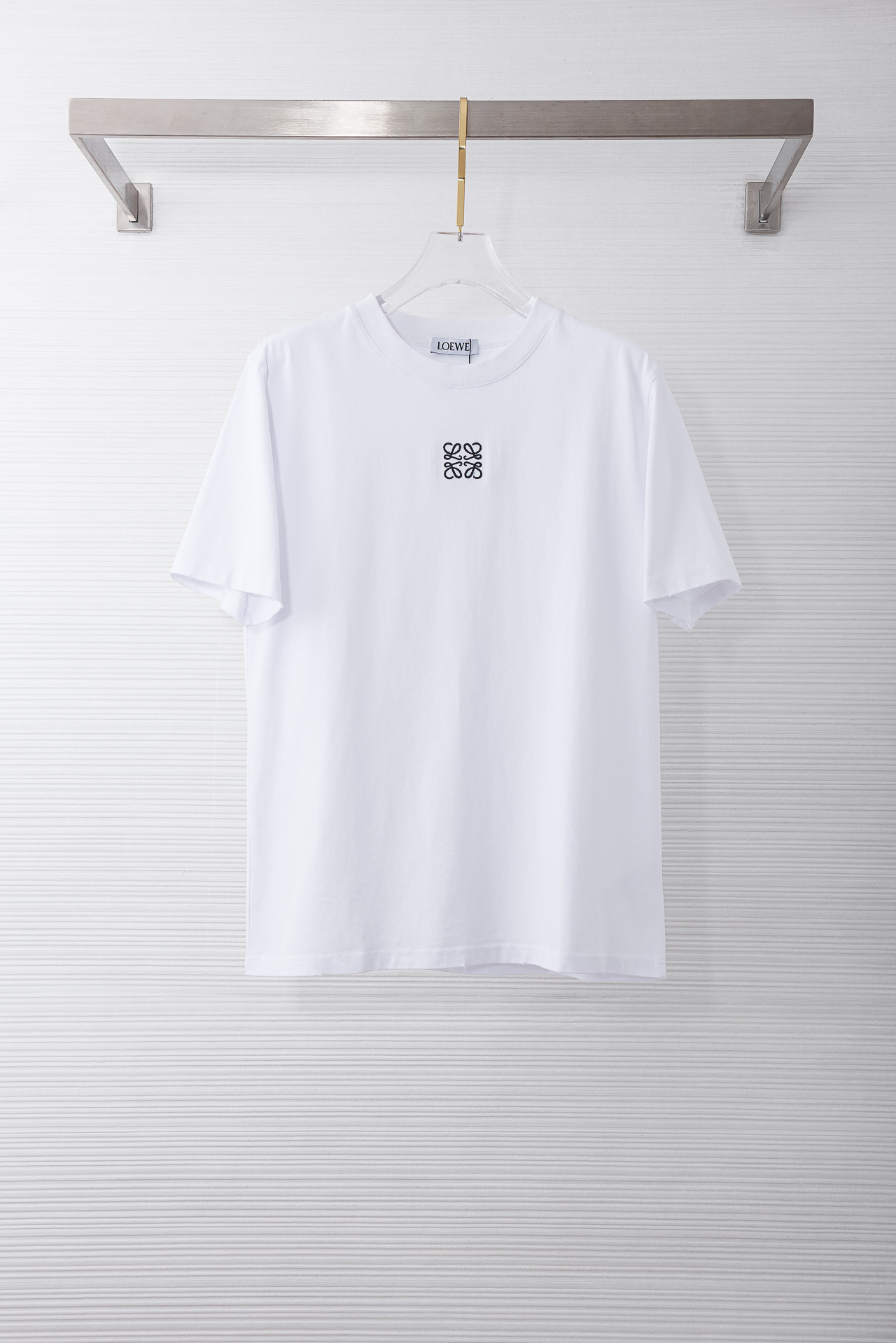 LOEWE罗意威 2026SS时尚潮人必备男士休闲圆领短袖T恤衫#设计理念潮流前卫与尚可持续，选用客供进