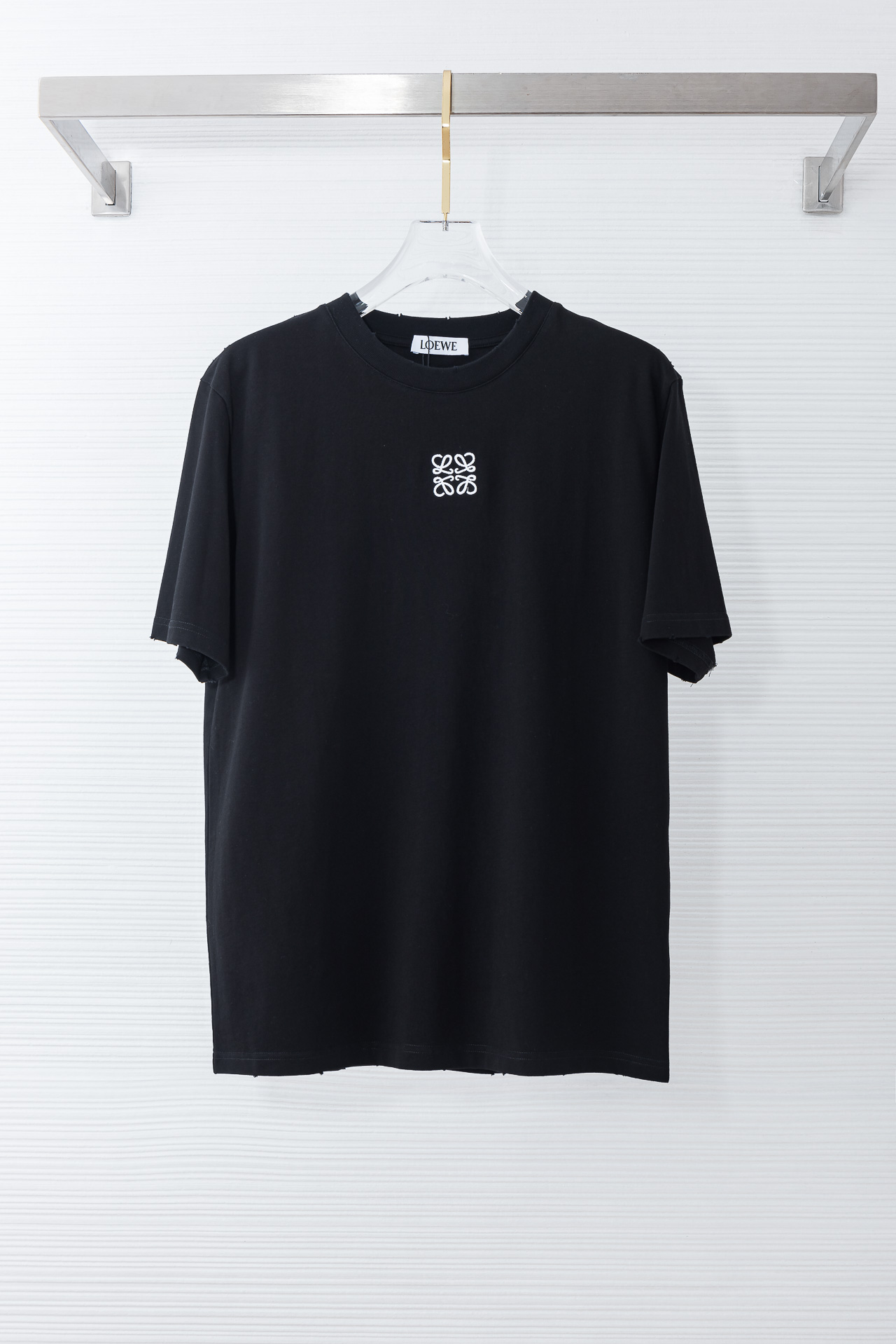 LOEWE罗意威 2026SS时尚潮人必备男士休闲圆领短袖T恤衫#设计理念潮流前卫与尚可持续，选用客供进