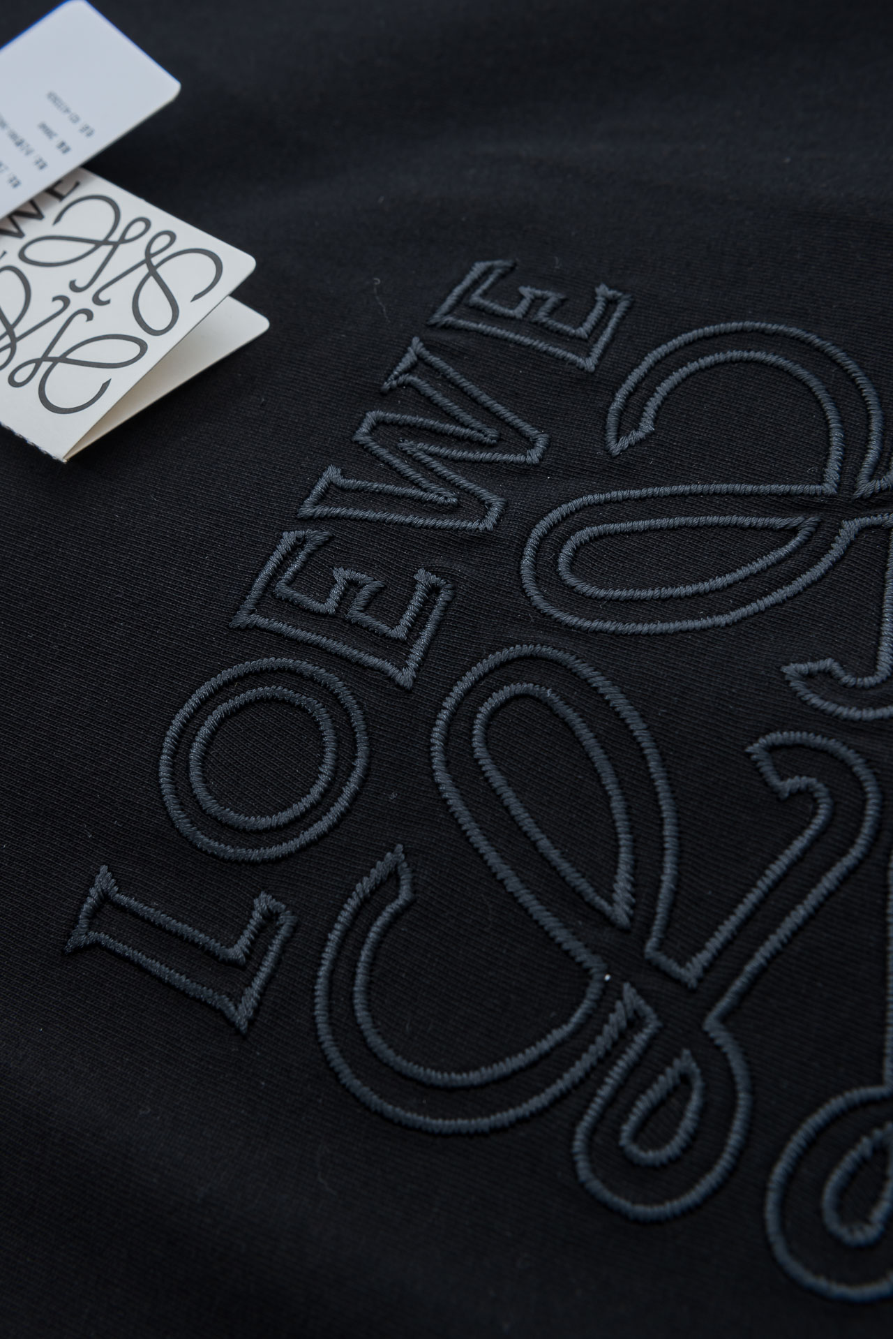 LOEWE罗意威 2026SS时尚潮人必备男士休闲圆领短袖T恤衫#设计理念潮流前卫与尚可持续，选用客供进